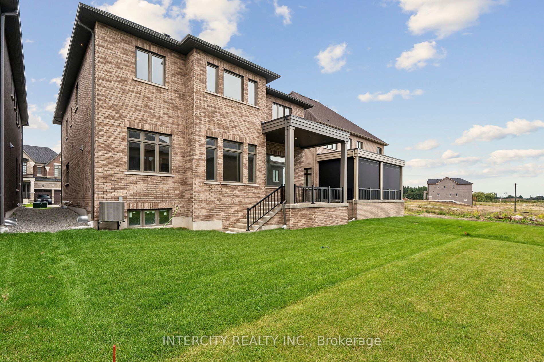 17 Garriock Hall Avenue Property Photo 40