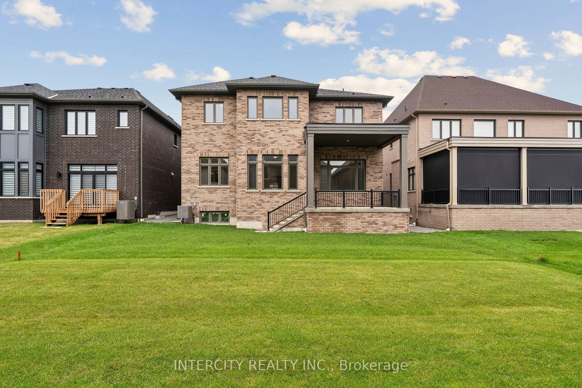 17 Garriock Hall Avenue Property Photo 41