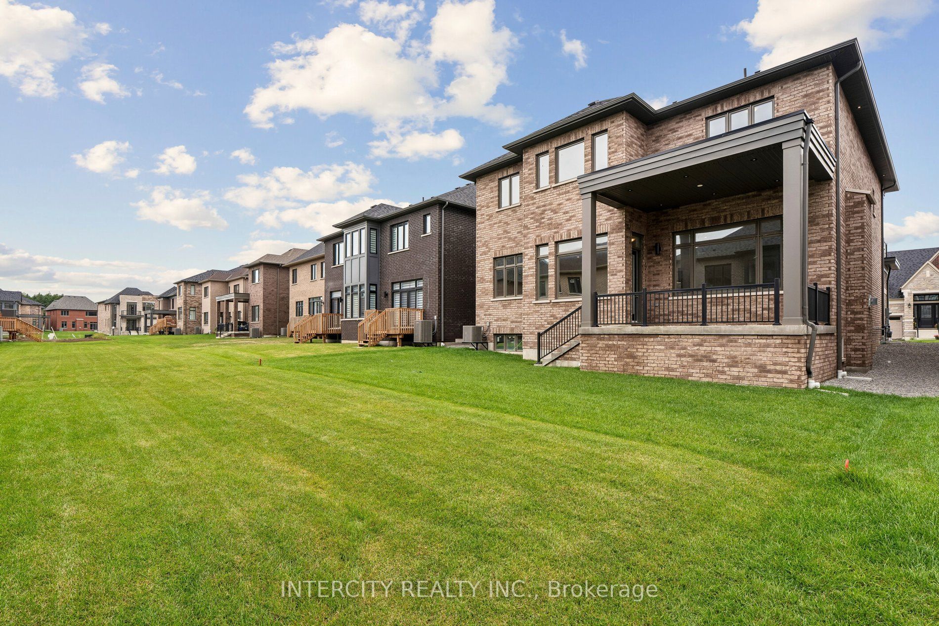 17 Garriock Hall Avenue Property Photo 42