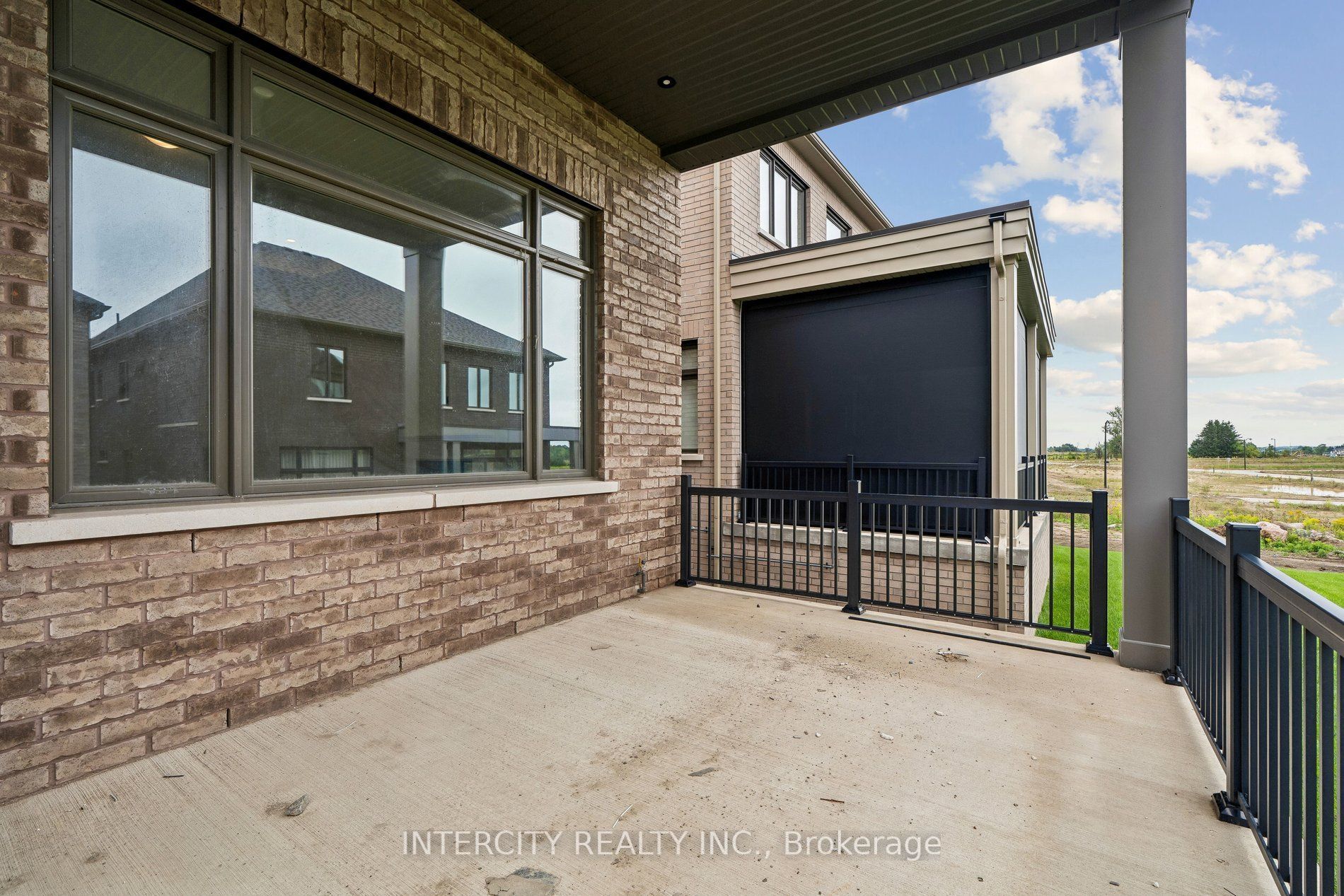 17 Garriock Hall Avenue Property Photo 45