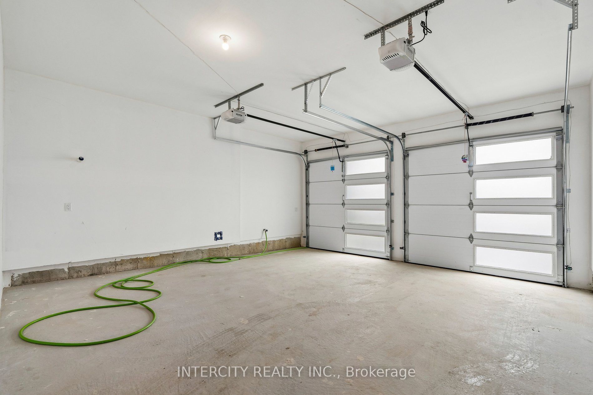 17 Garriock Hall Avenue Property Photo 46