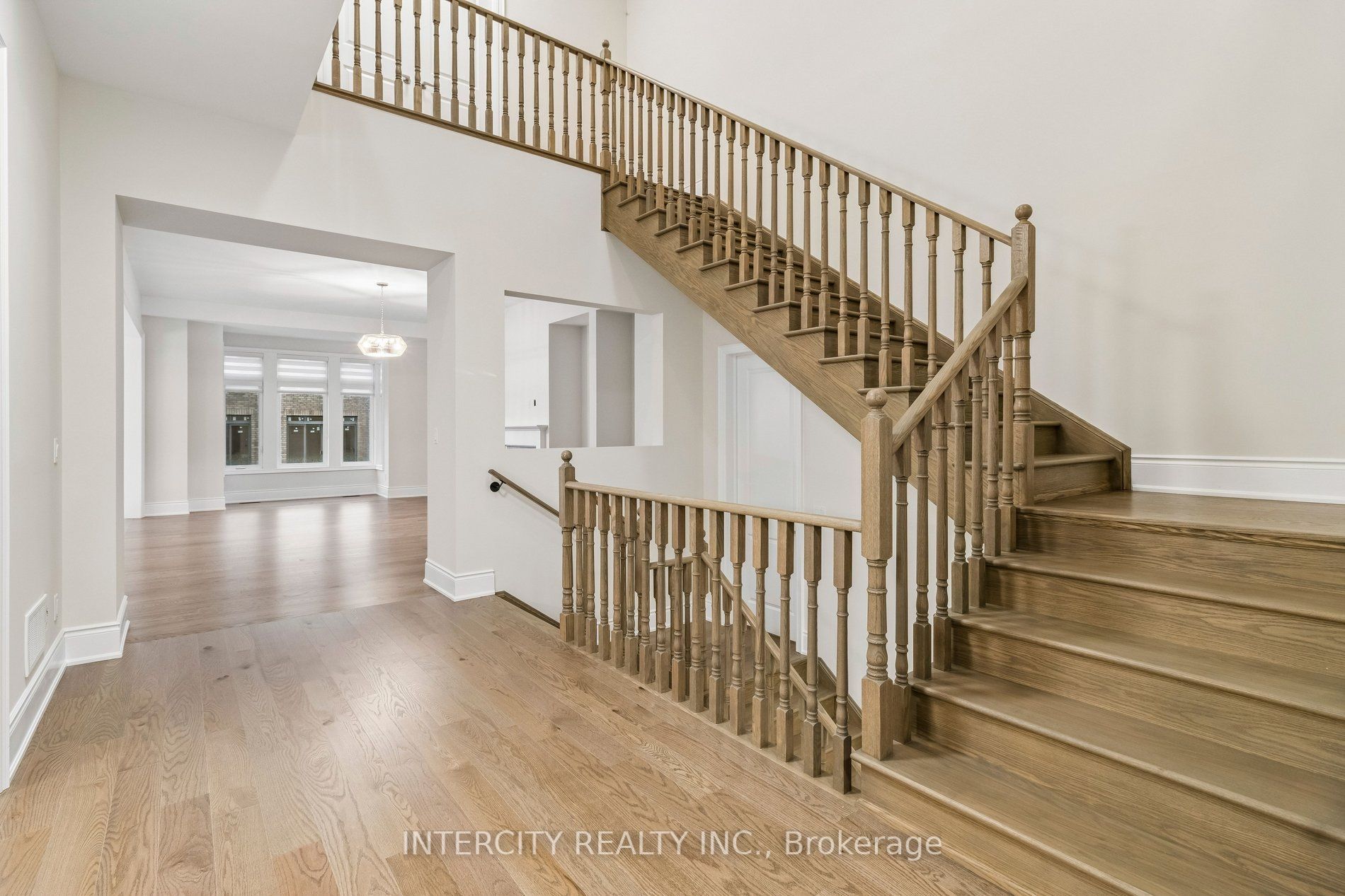 15 Garriock Hall Avenue Property Photo 4