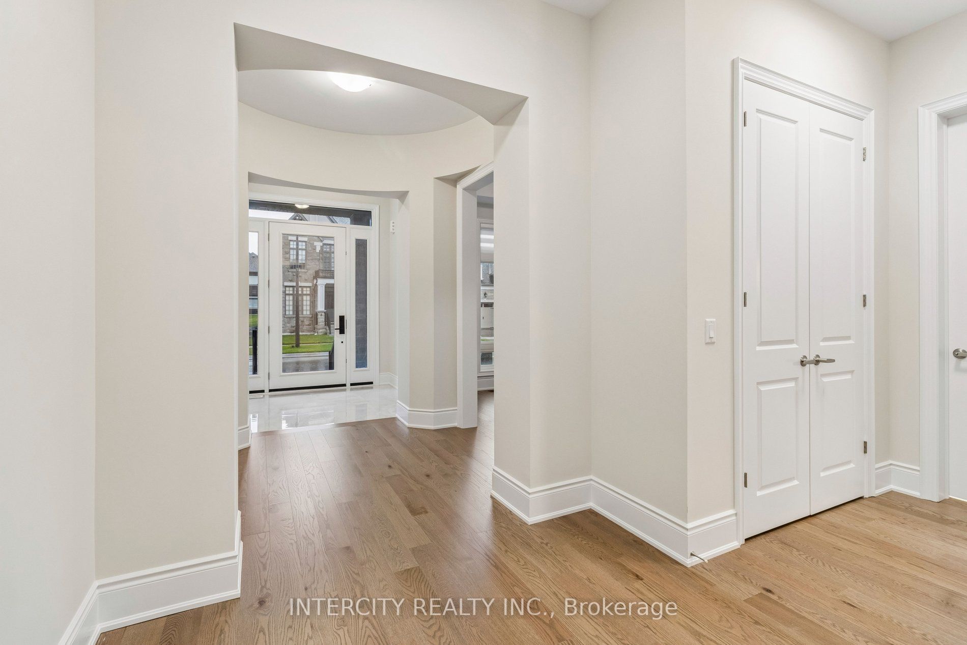 15 Garriock Hall Avenue Property Photo 6