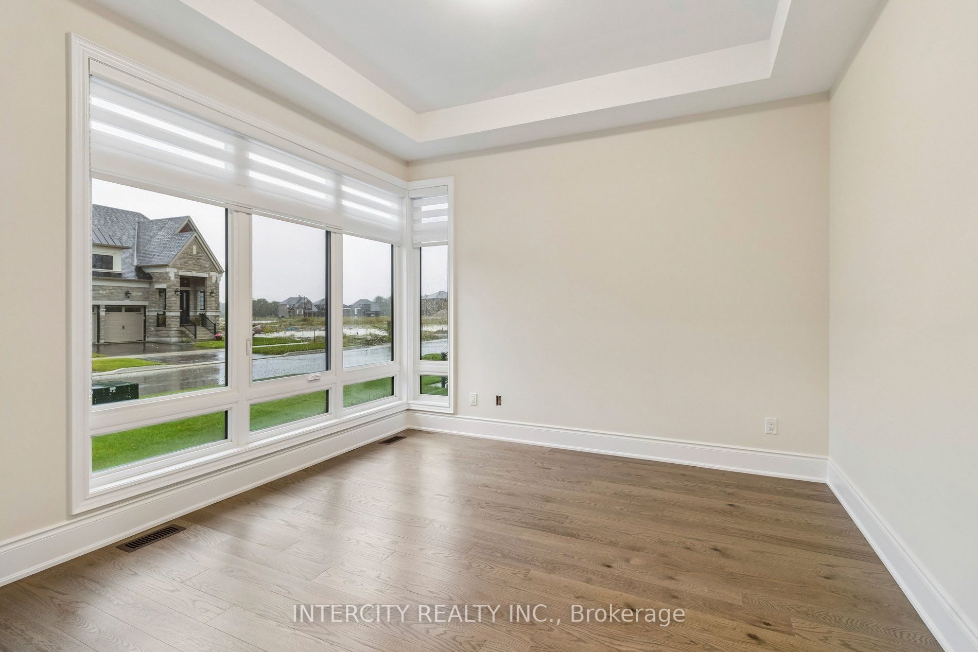 15 Garriock Hall Avenue Property Photo 7