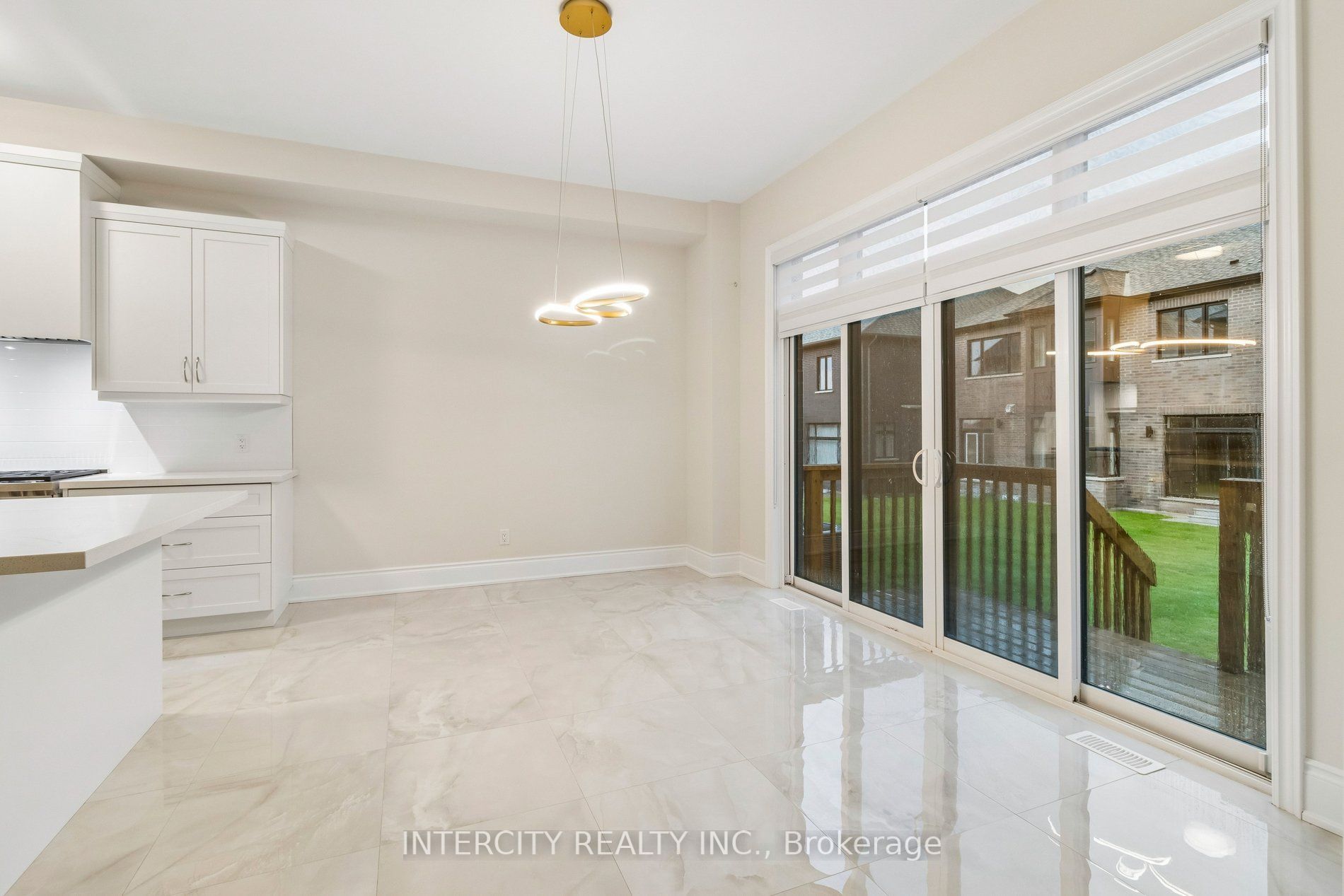 15 Garriock Hall Avenue Property Photo 13