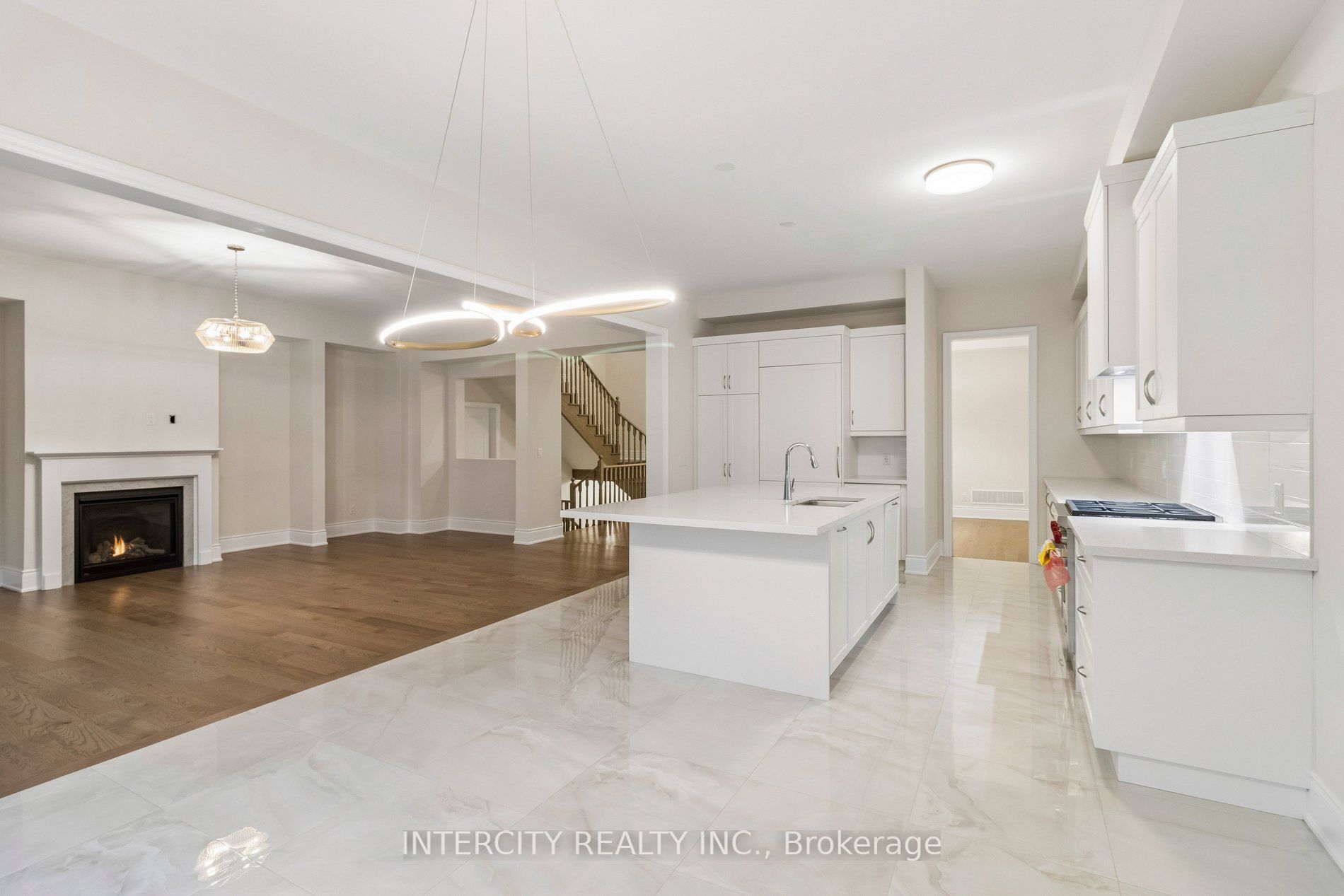 15 Garriock Hall Avenue Property Photo 14
