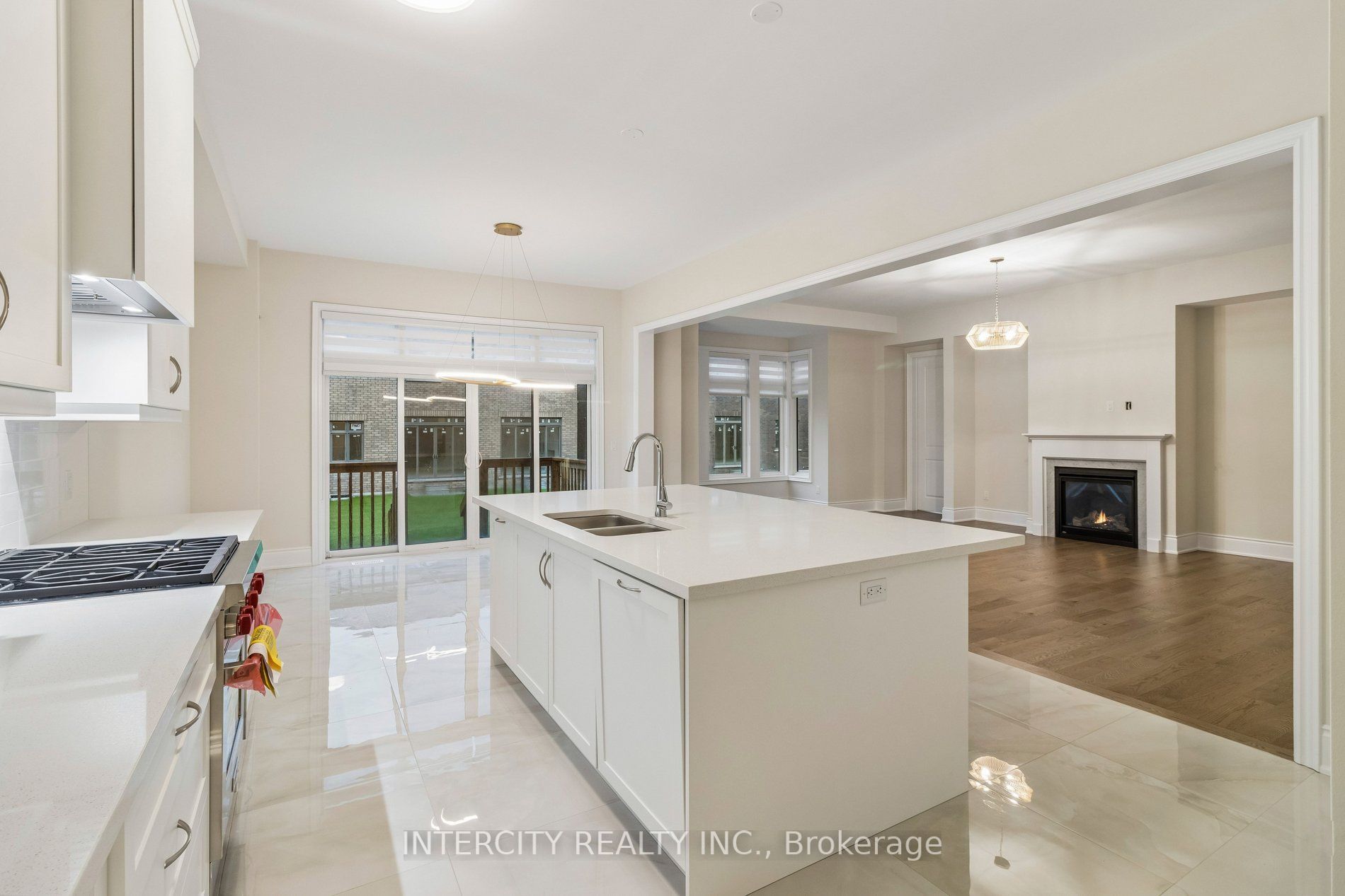 15 Garriock Hall Avenue Property Photo 18