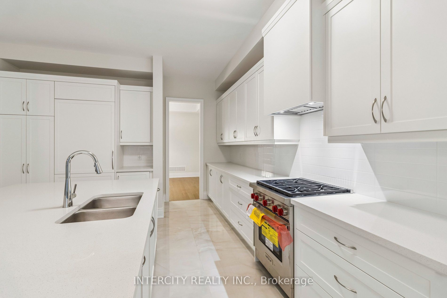 15 Garriock Hall Avenue Property Photo 20