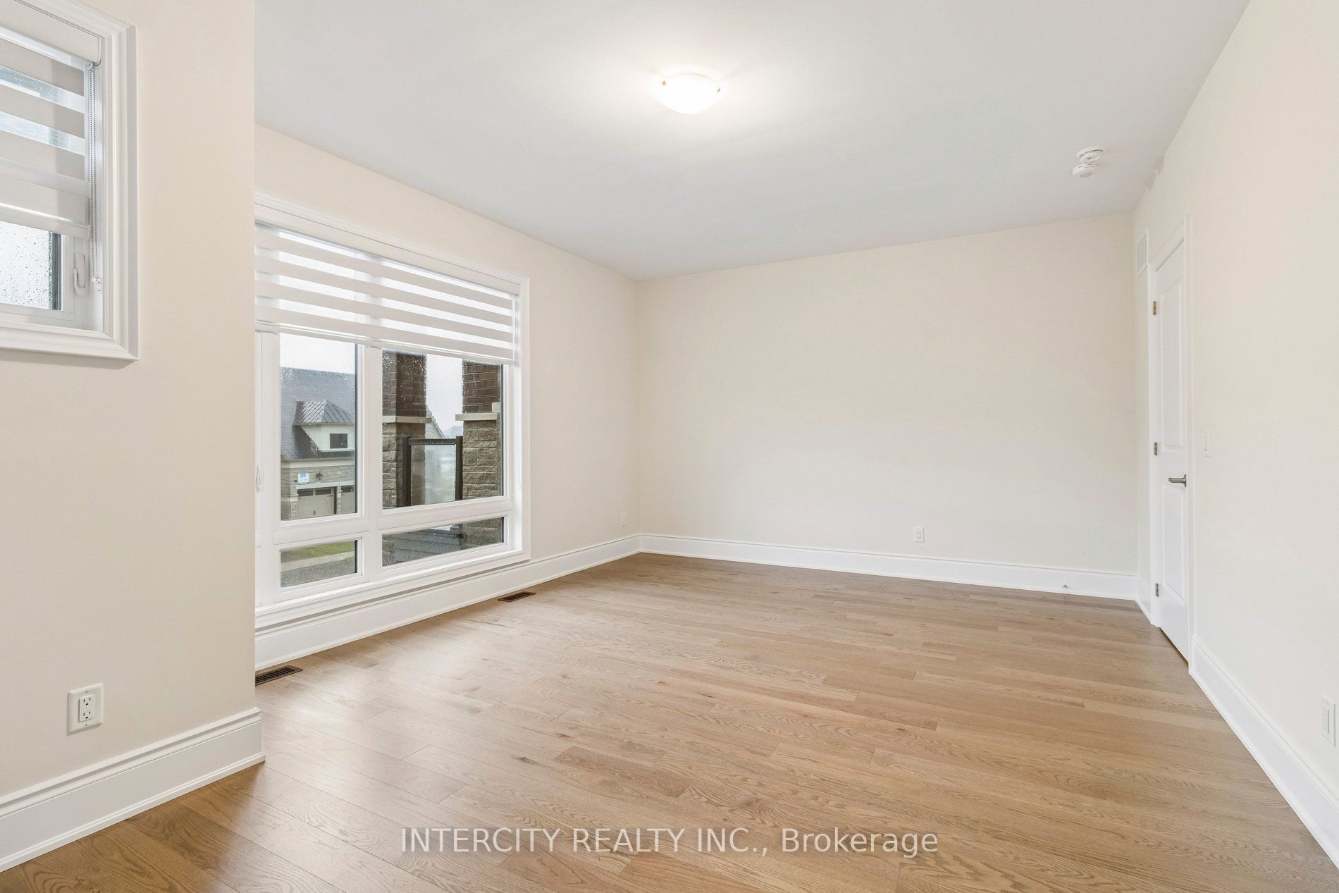 15 Garriock Hall Avenue Property Photo 30