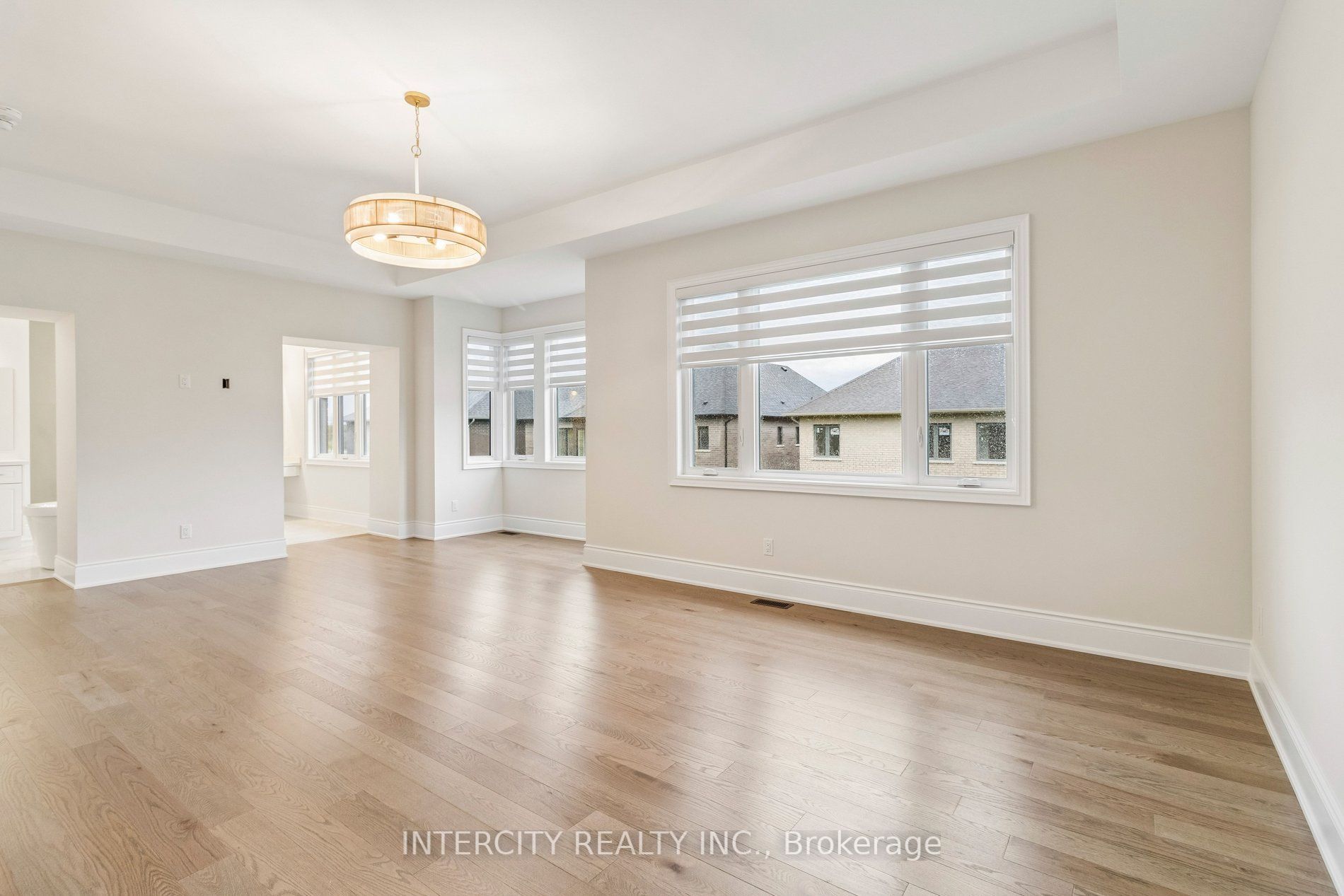 15 Garriock Hall Avenue Property Photo 39