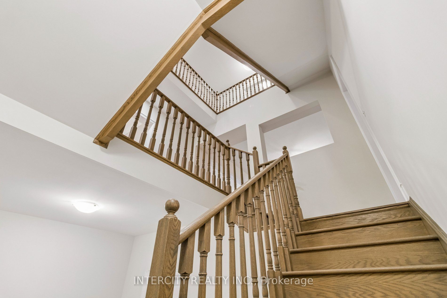 15 Garriock Hall Avenue Property Photo 46