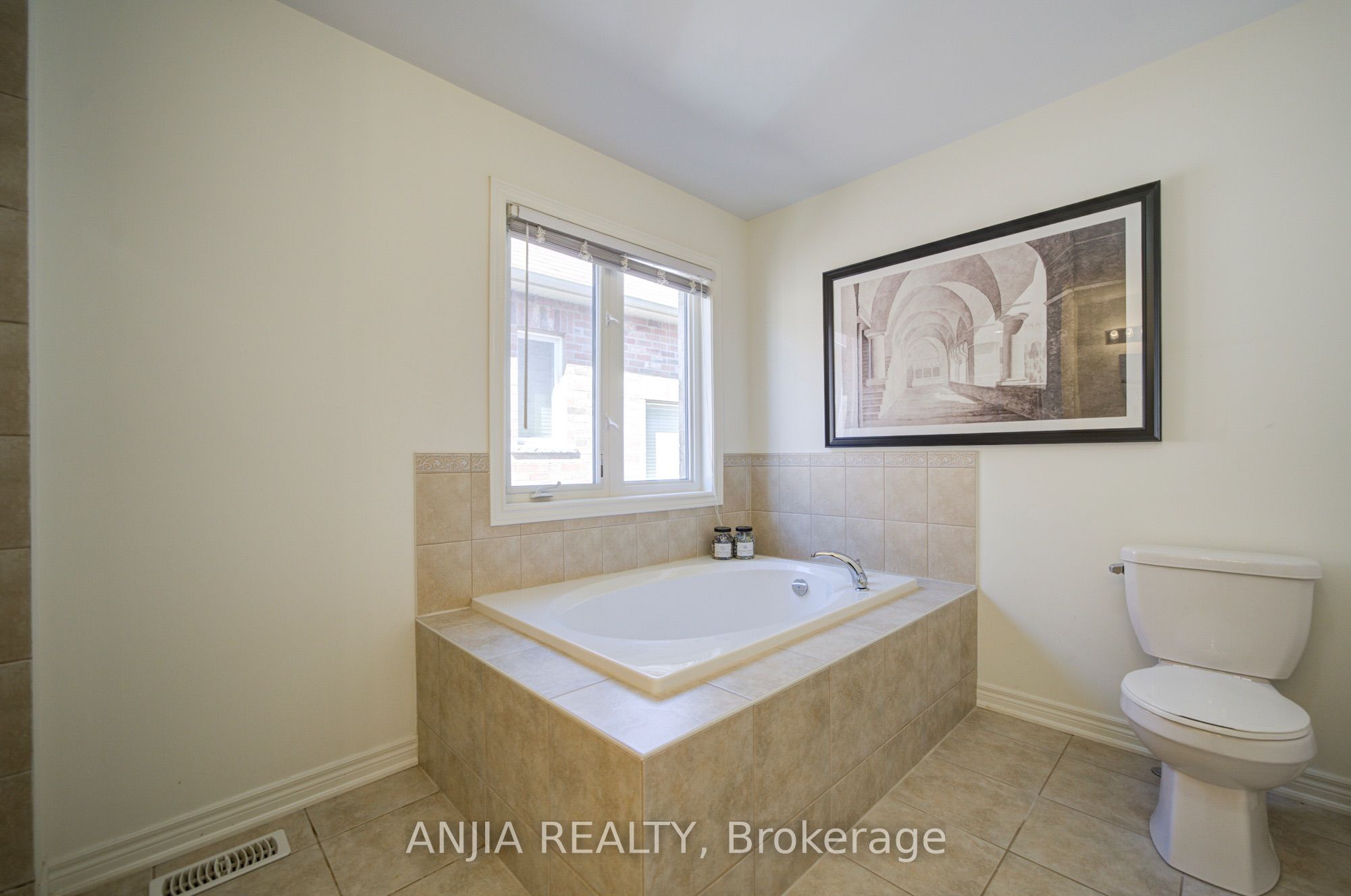 68 Old Field Crescent Property Photo 40
