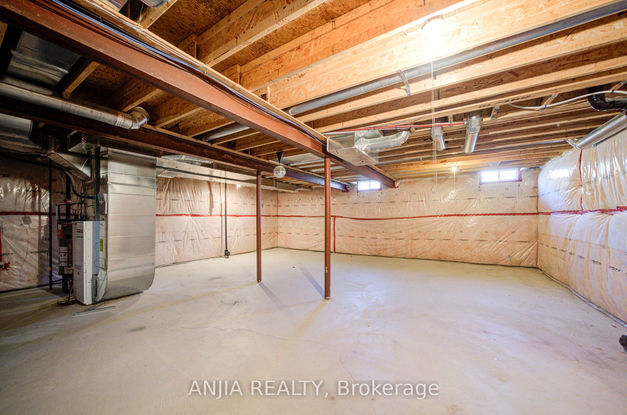 68 Old Field Crescent Property Photo 49