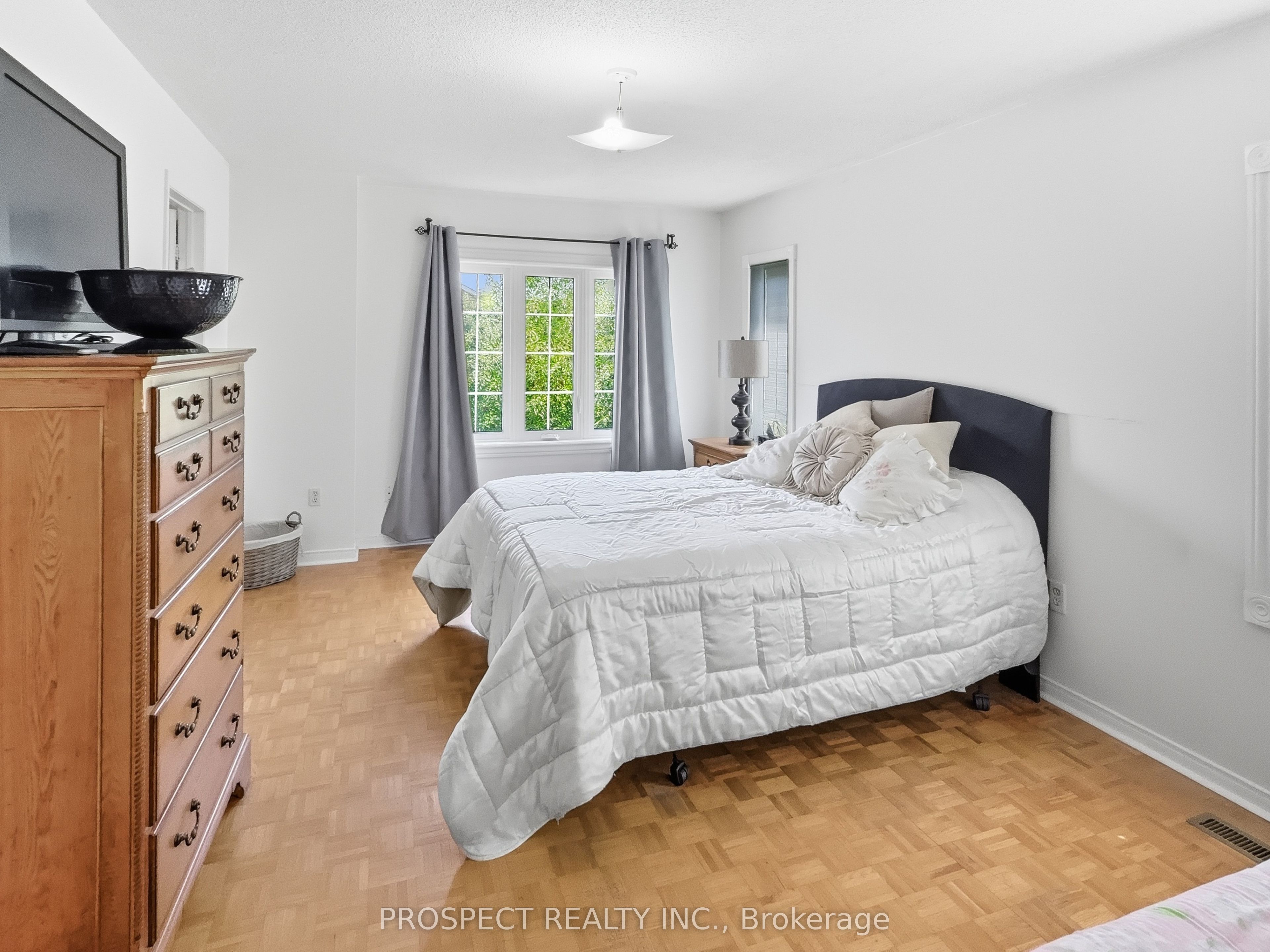 79 Louana Crescent Property Photo 7