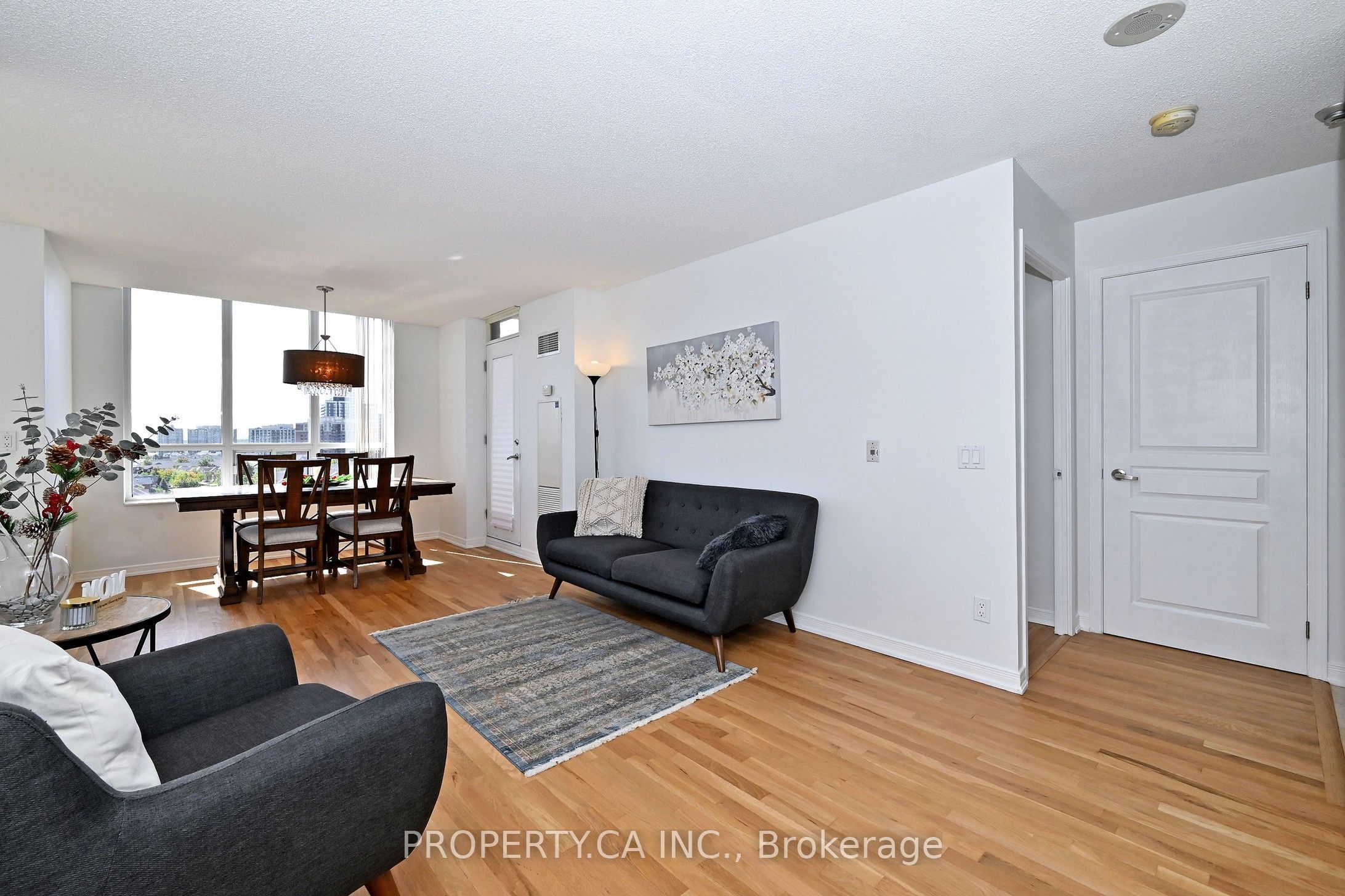 310 Red Maple Road 1013 Property Photo 6