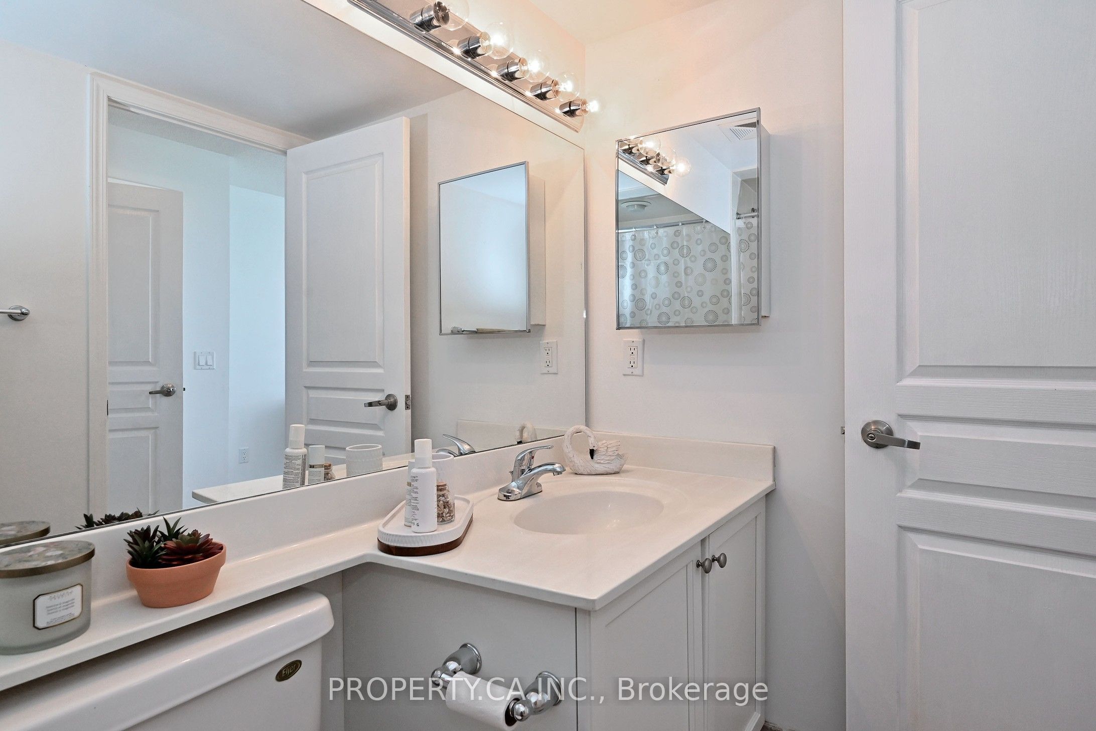 310 Red Maple Road 1013 Property Photo 13