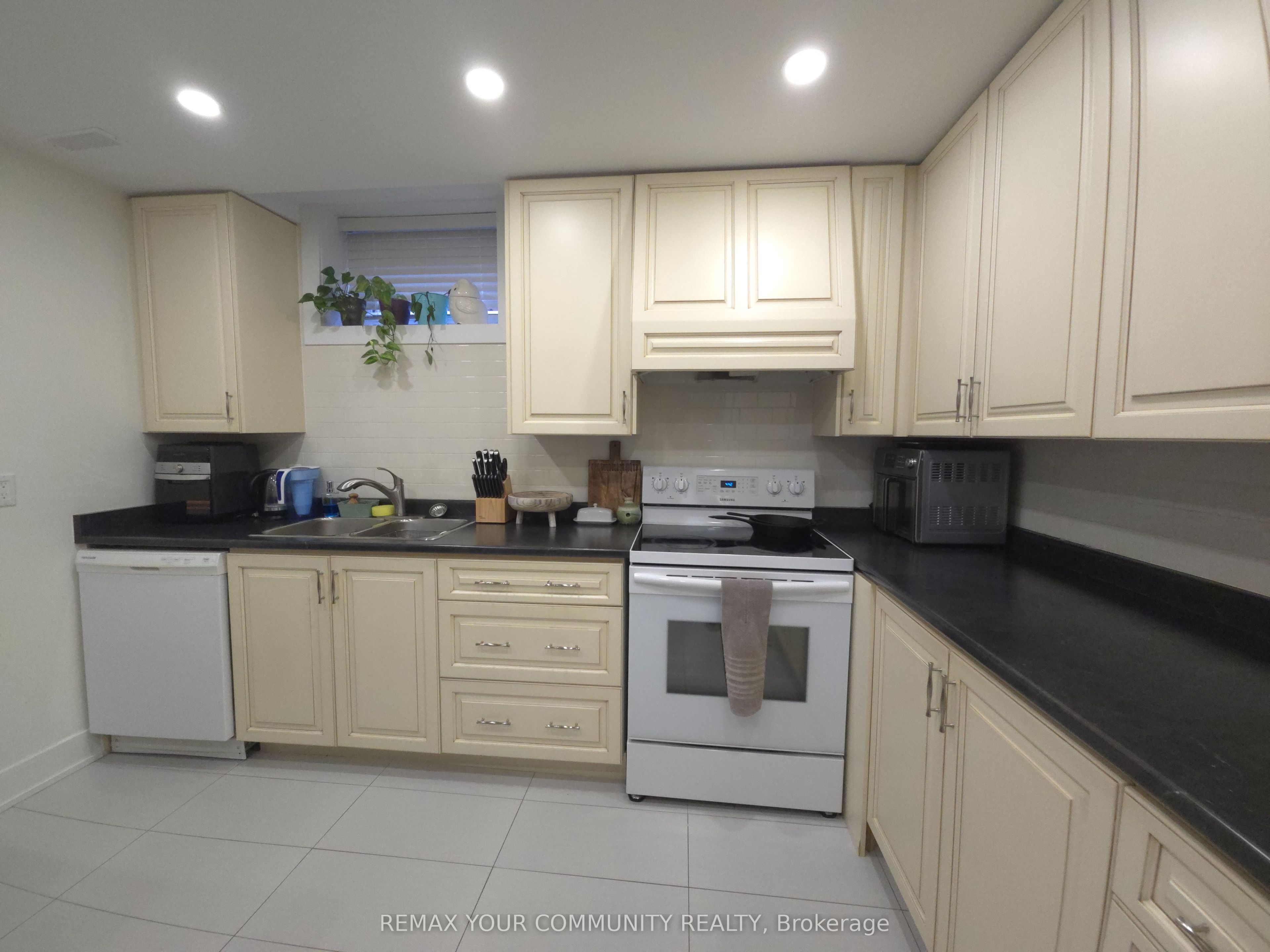 171 Dolores Crescent Basement Property Photo 8