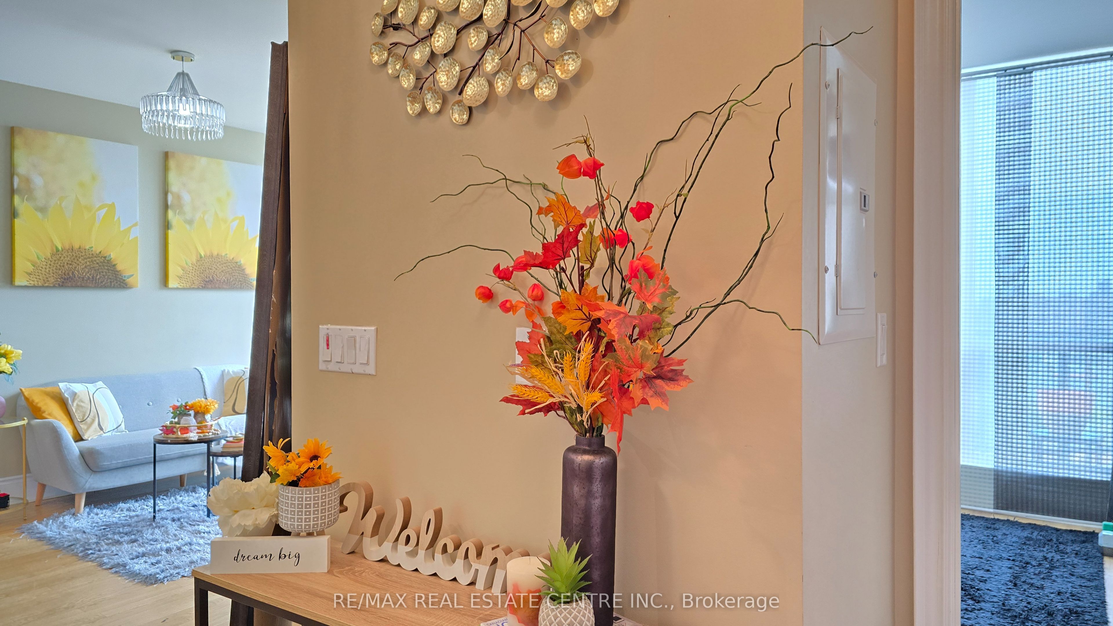 18 Harding Boulevard Ph207 Property Photo 2