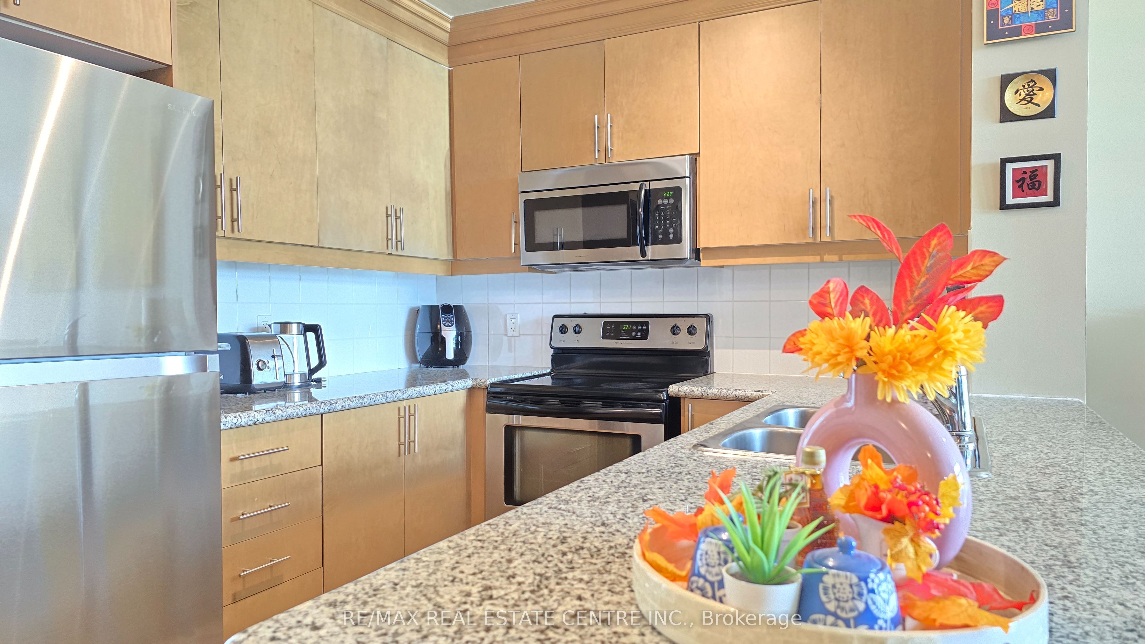 18 Harding Boulevard Ph207 Property Photo 20