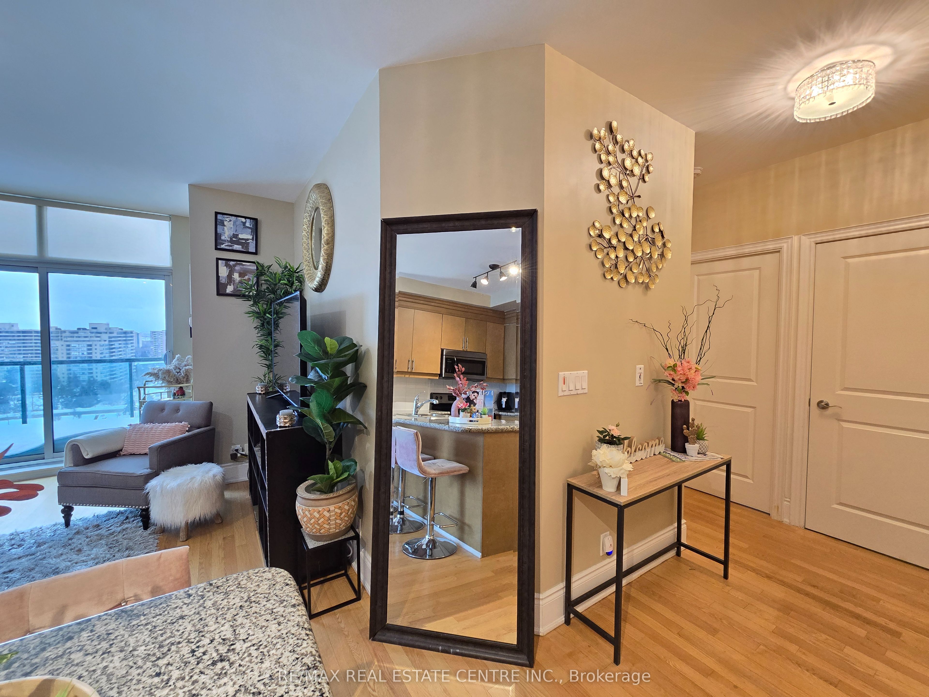 18 Harding Boulevard Ph207 Property Photo 25