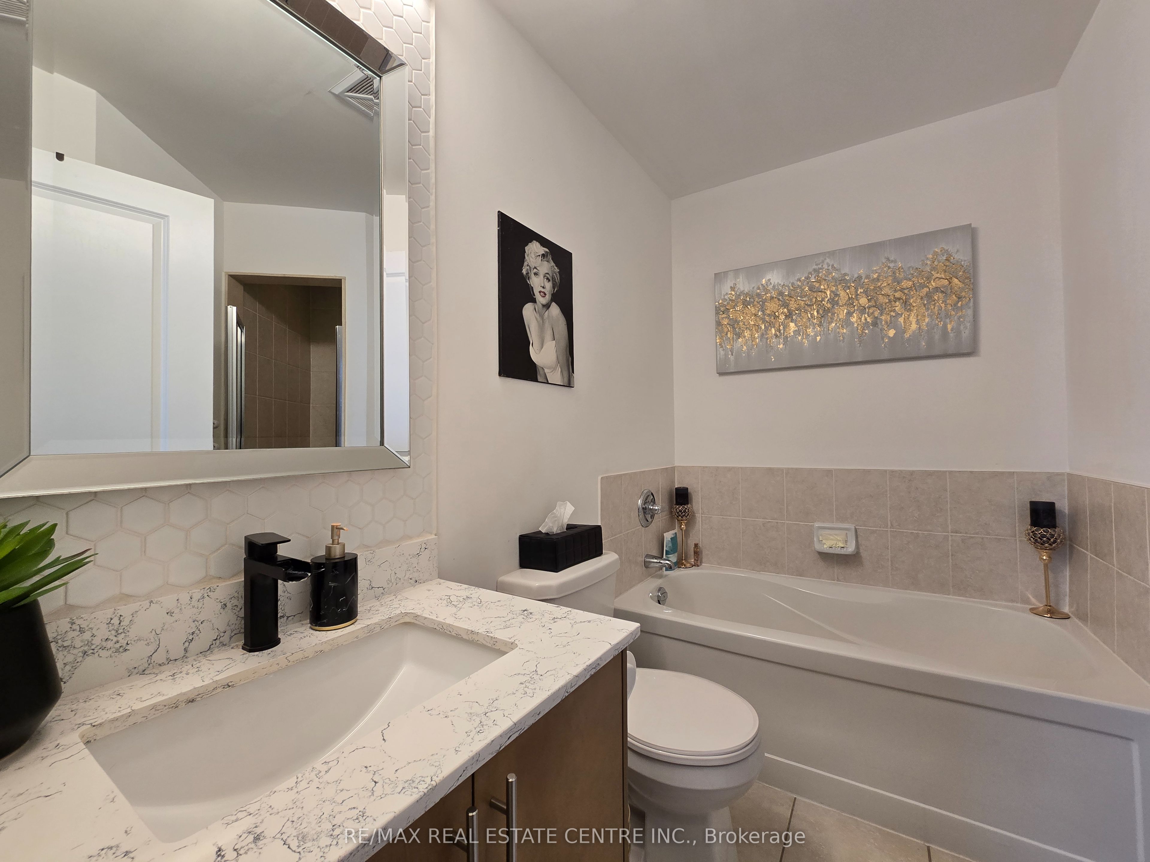 18 Harding Boulevard Ph207 Property Photo 36