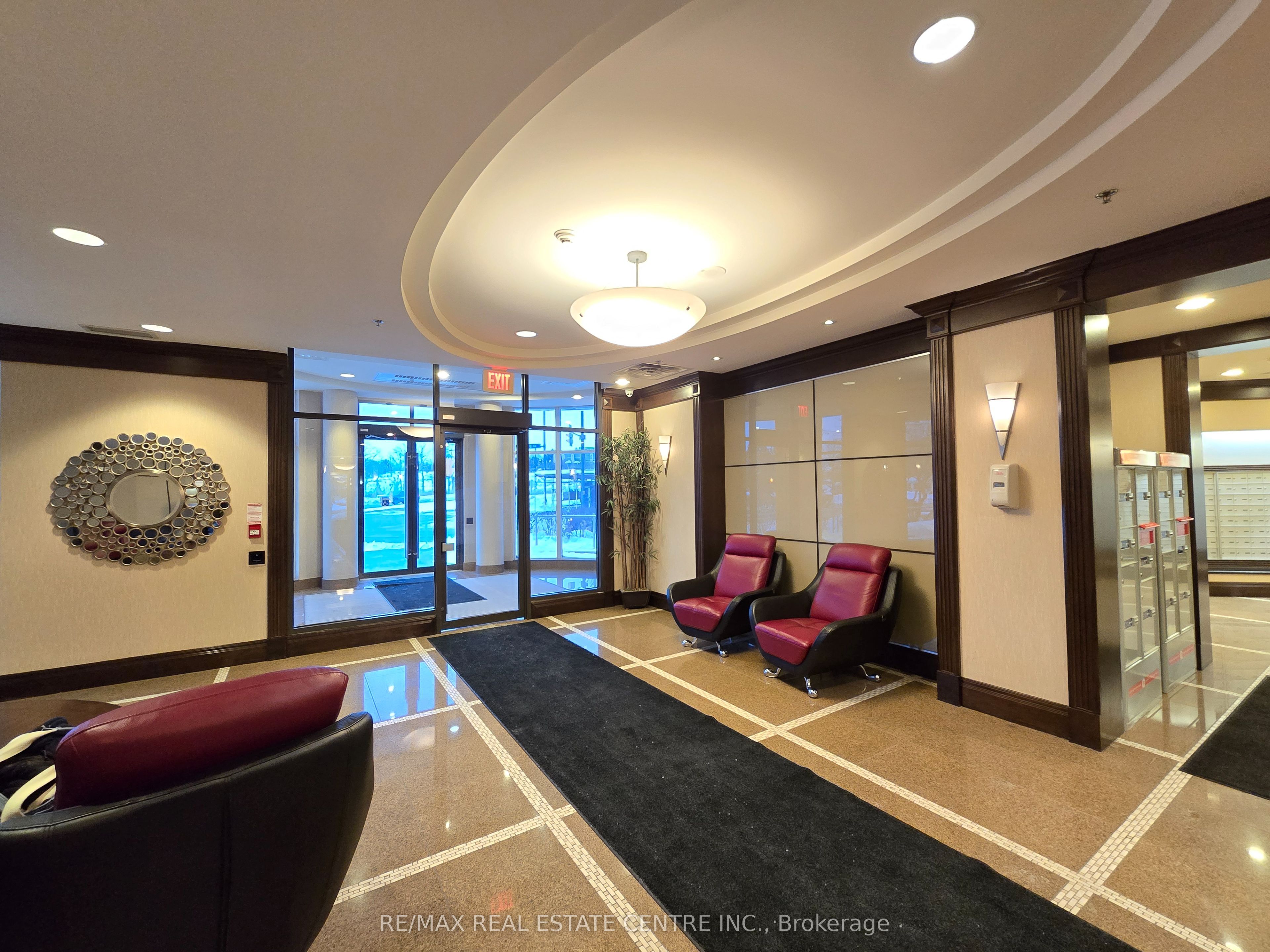 18 Harding Boulevard Ph207 Property Photo 43