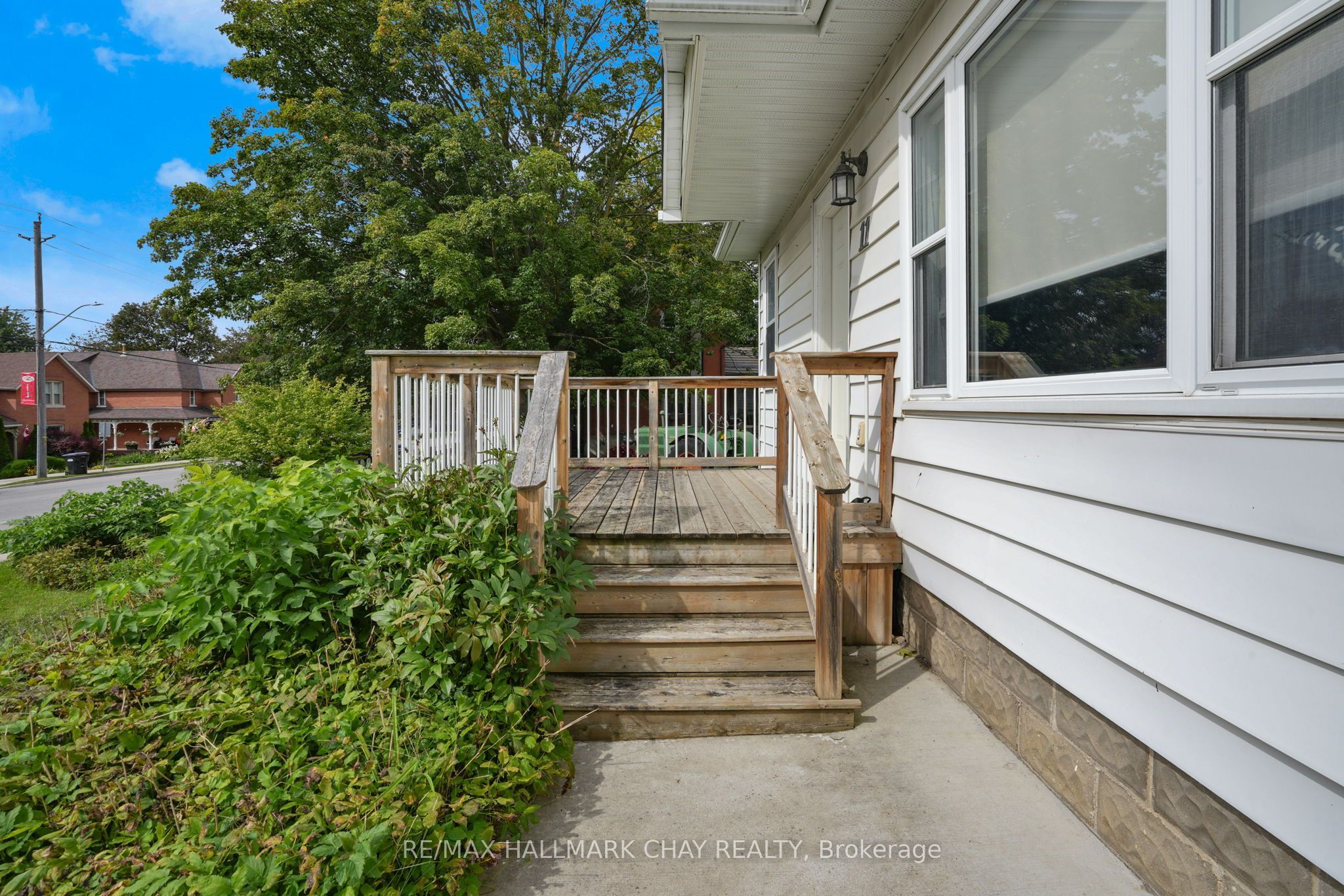 11 King Street S Property Photo 6