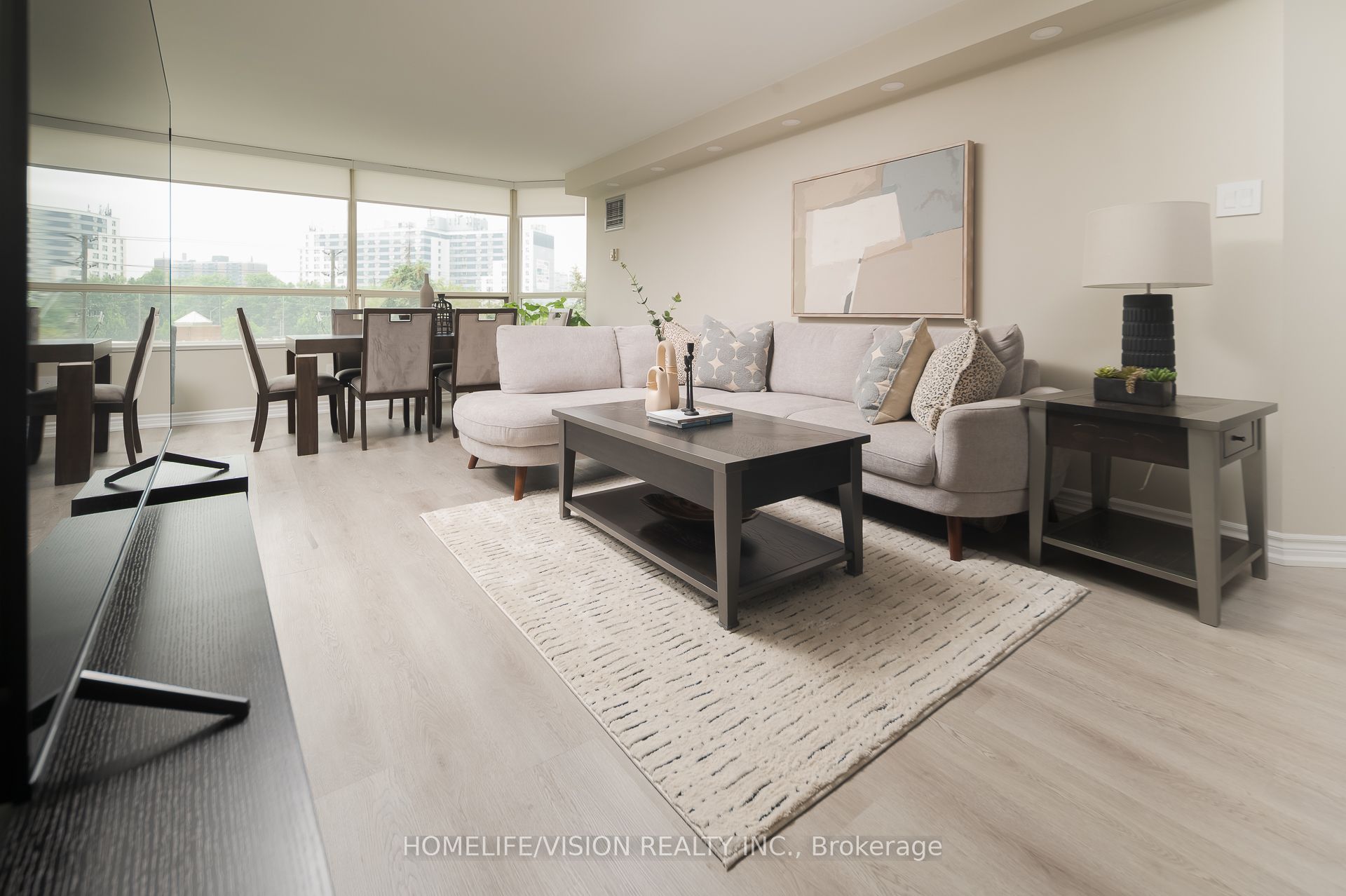 7 Townsgate Drive 413 Property Photo 1
