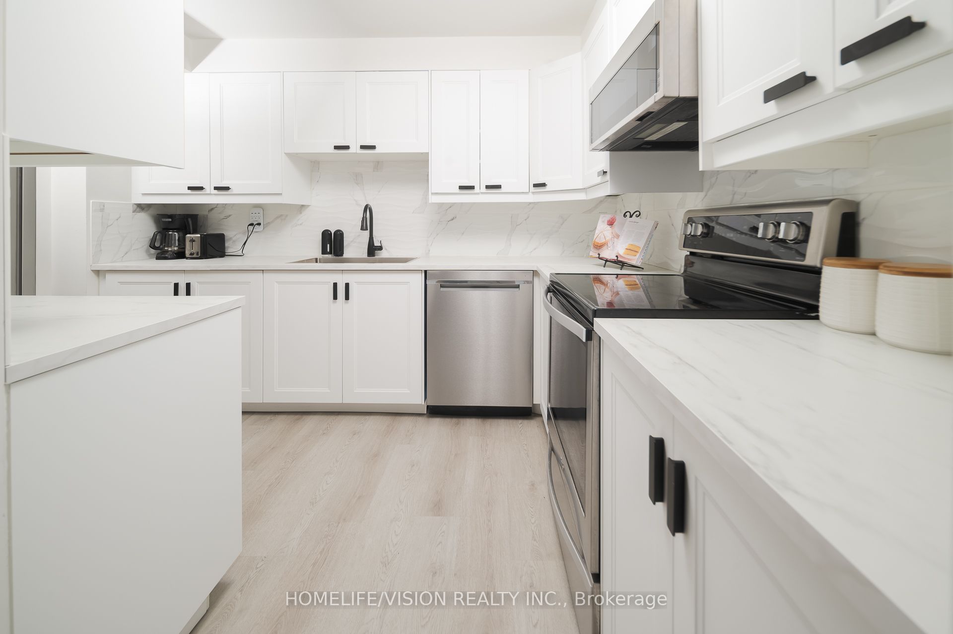 7 Townsgate Drive 413 Property Photo 16