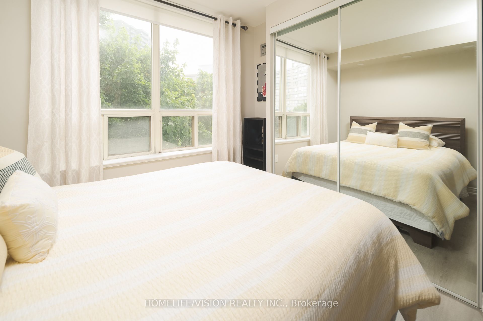 7 Townsgate Drive 413 Property Photo 21