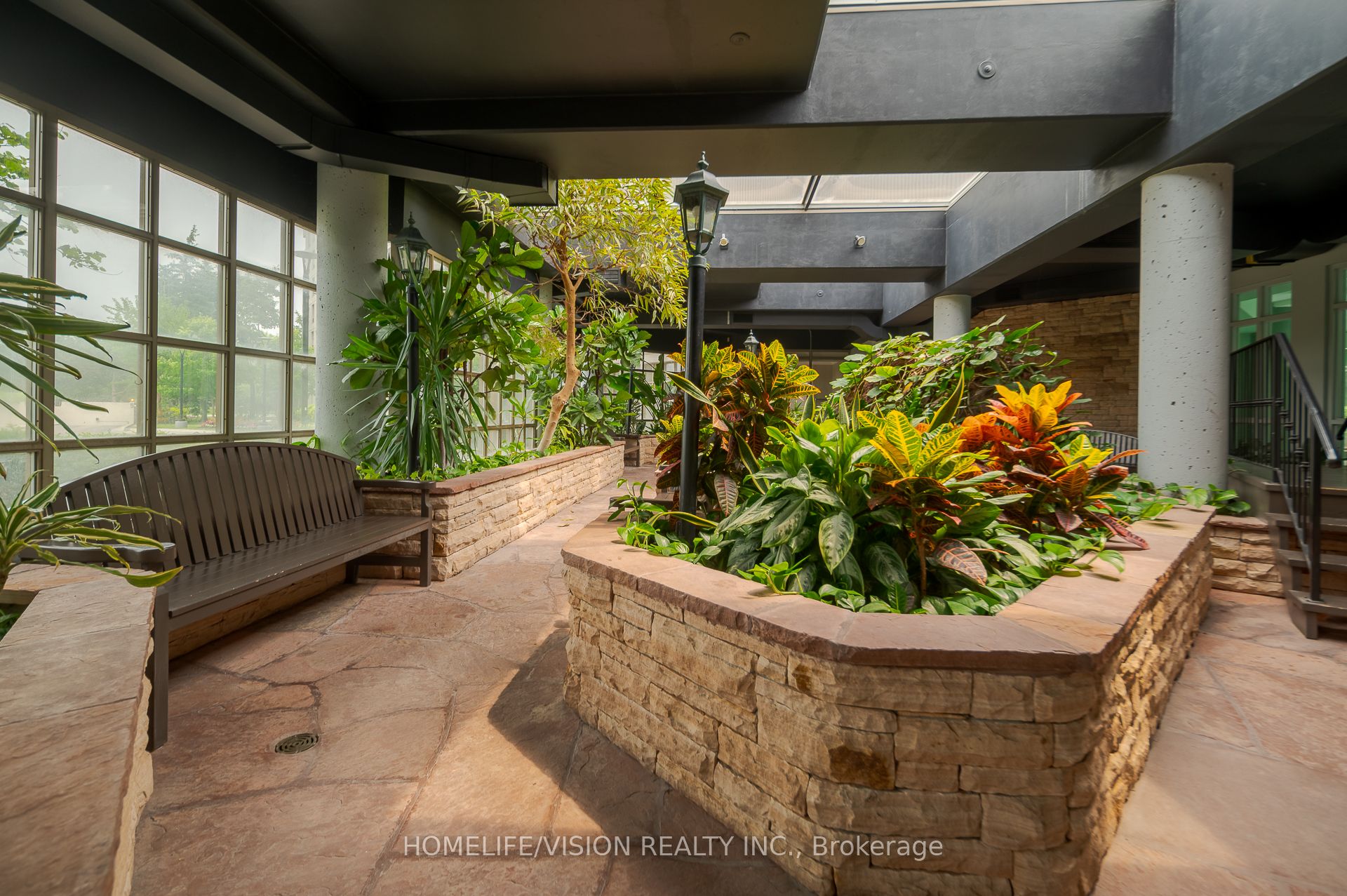 7 Townsgate Drive 413 Property Photo 27