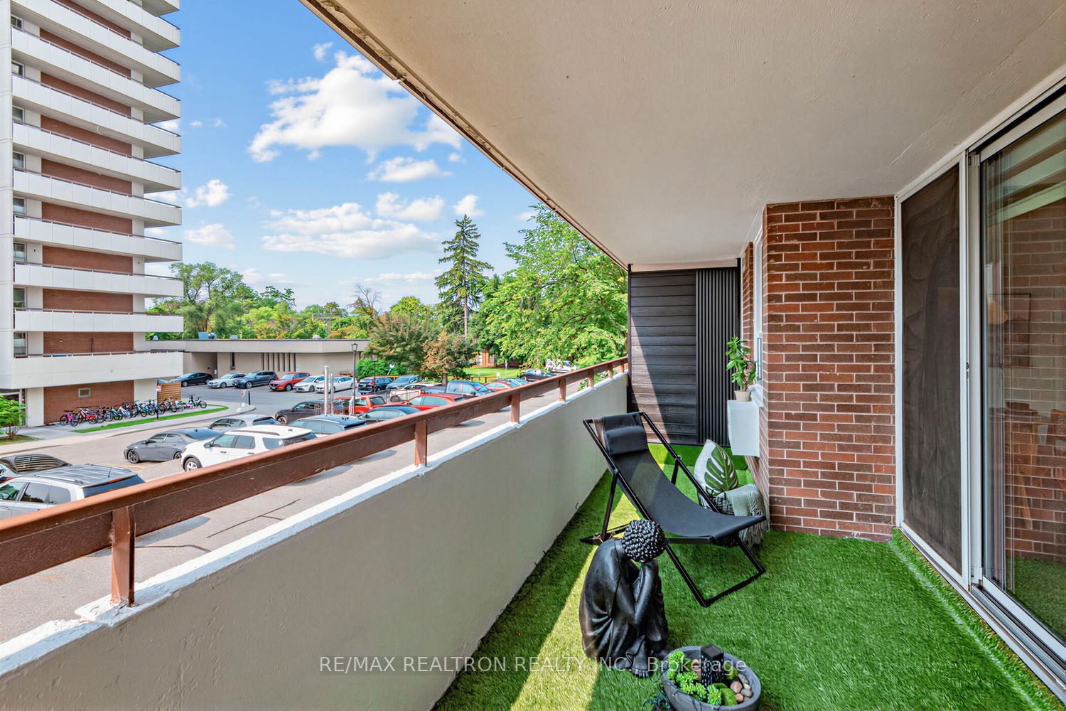 1 Royal Orchard Boulevard 211 Property Photo 18