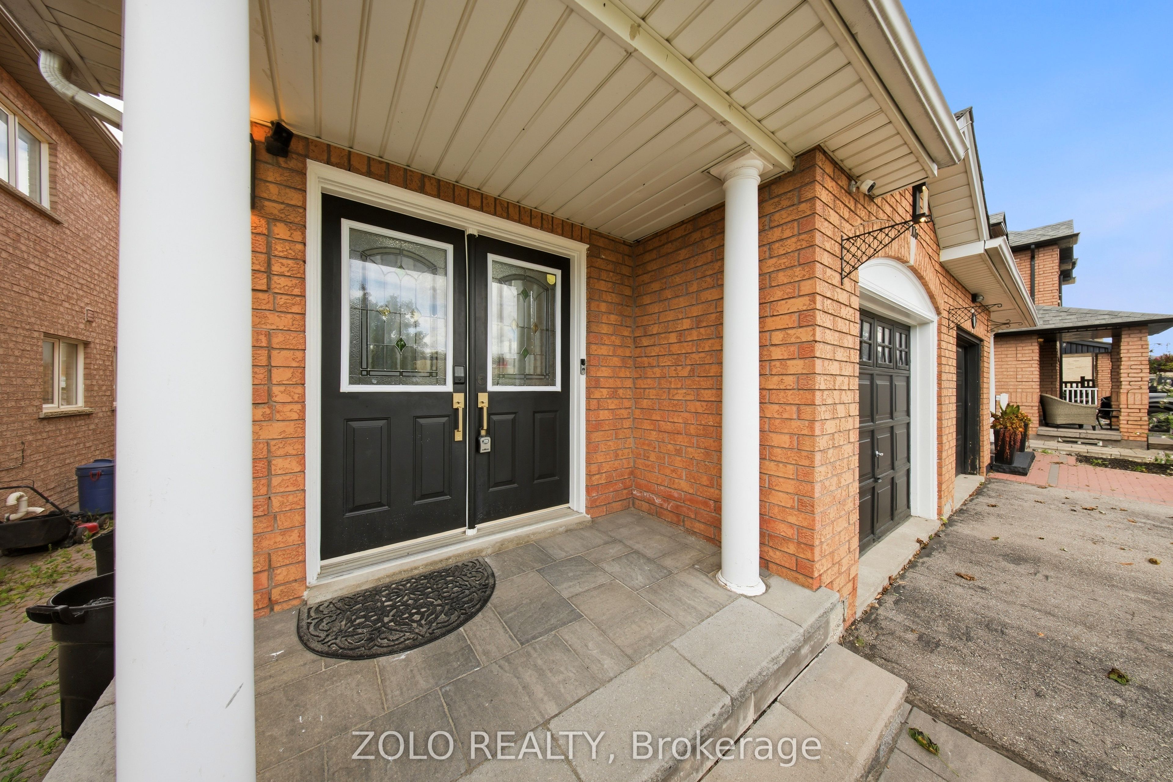 106 Rosanna Crescent Property Photo 3