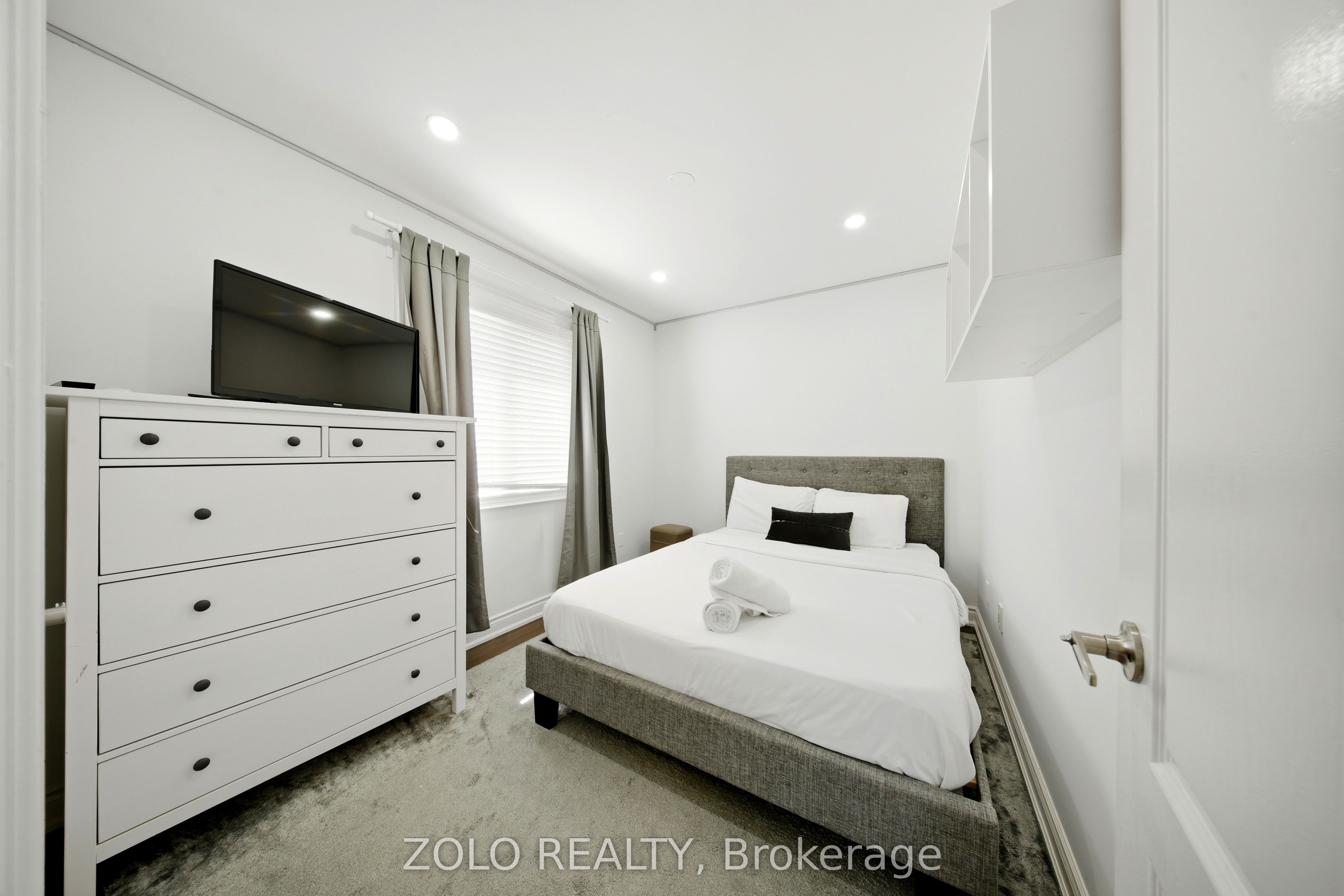 106 Rosanna Crescent Property Photo 27