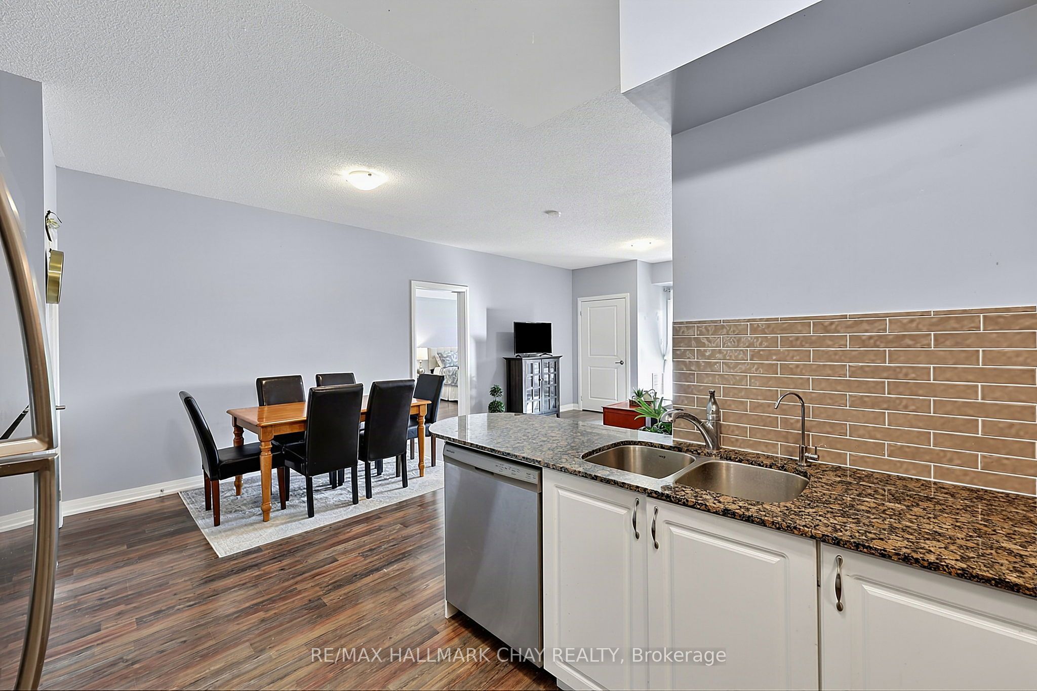 161 Wellington Street E 210 Property Photo 13
