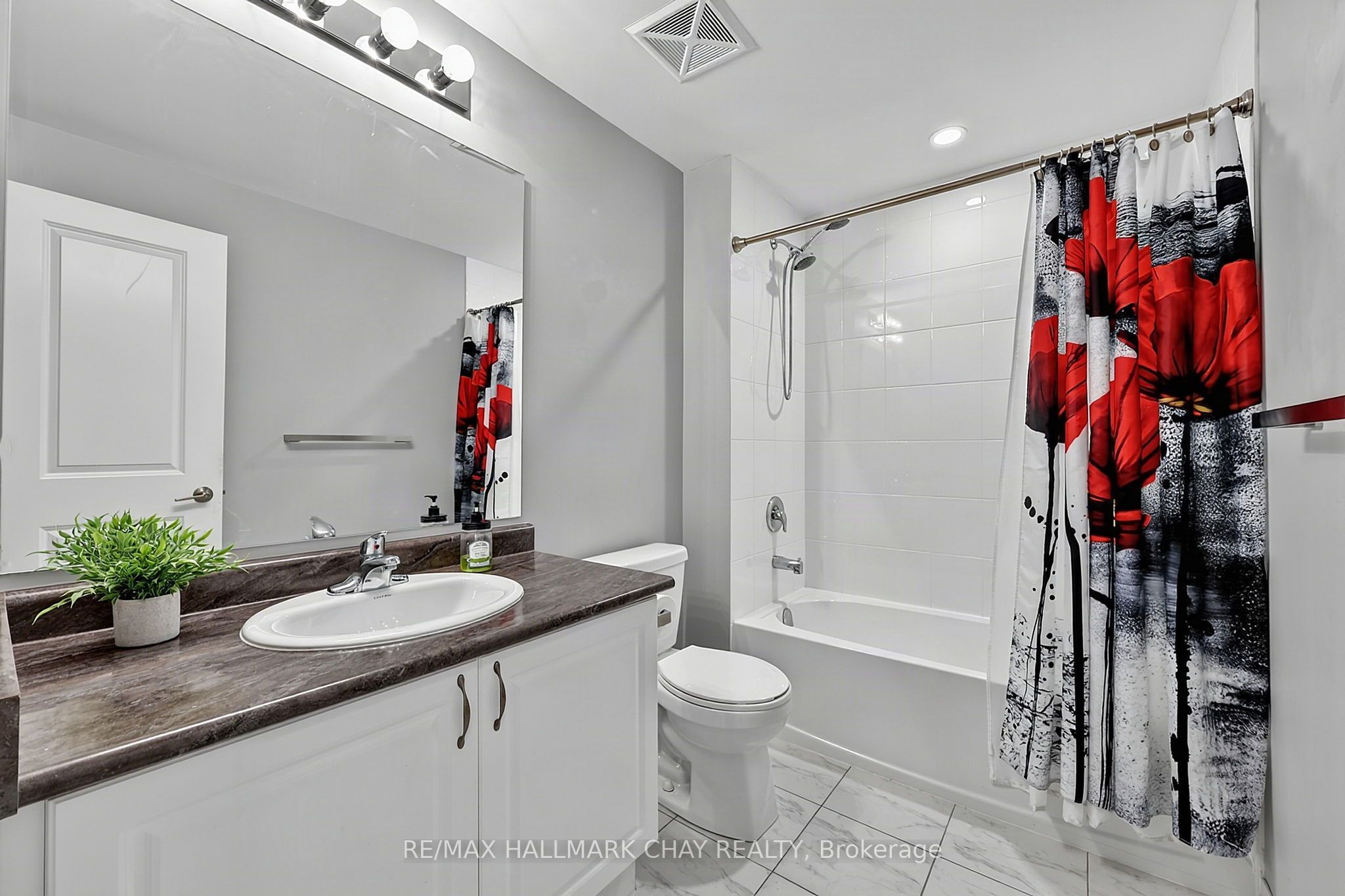 161 Wellington Street E 210 Property Photo 27
