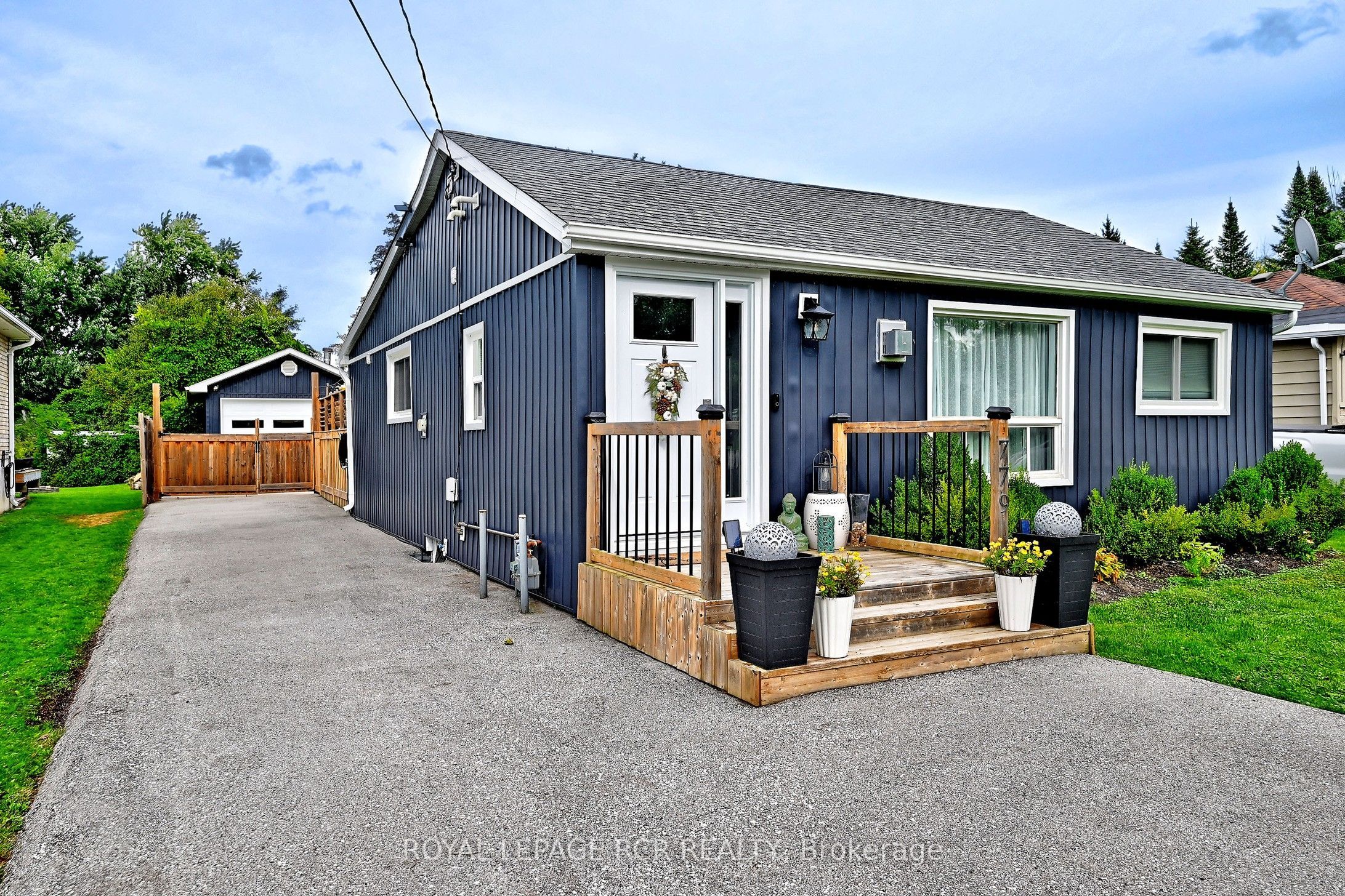 779 Sheppard Avenue Property Photo 1