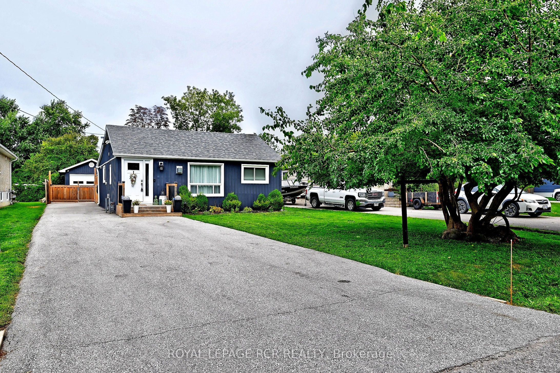 779 Sheppard Avenue Property Photo 4