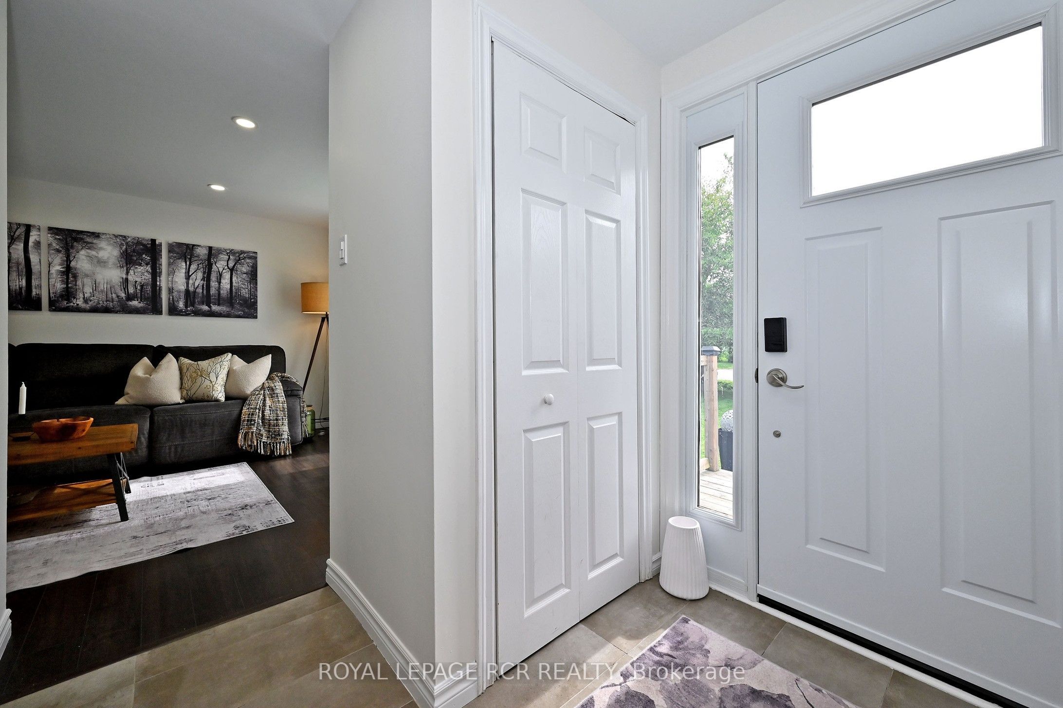 779 Sheppard Avenue Property Photo 6