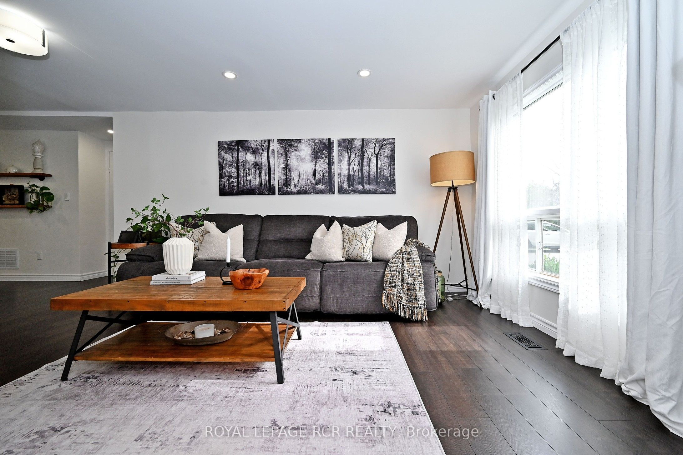 779 Sheppard Avenue Property Photo 7
