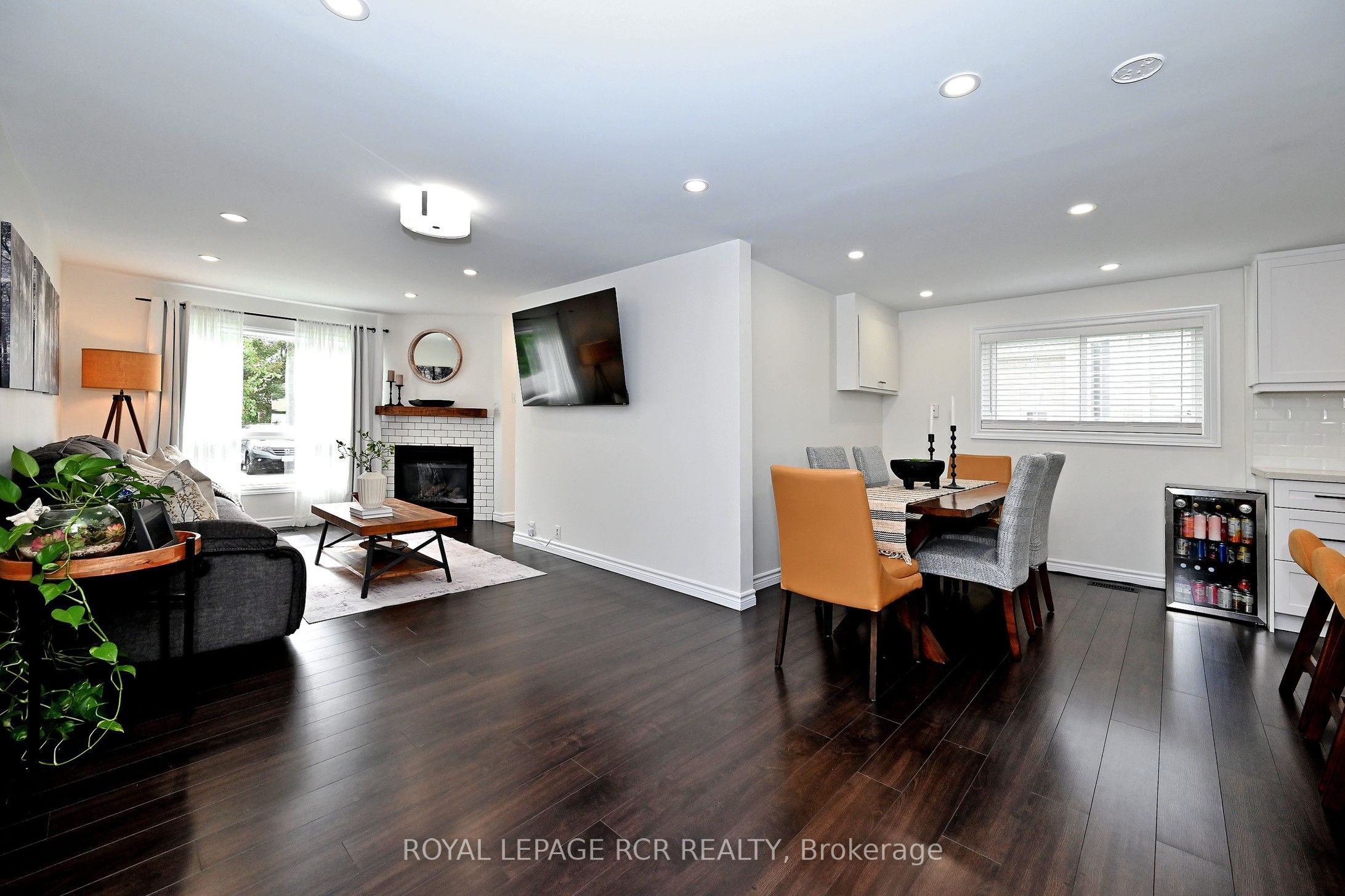 779 Sheppard Avenue Property Photo 8