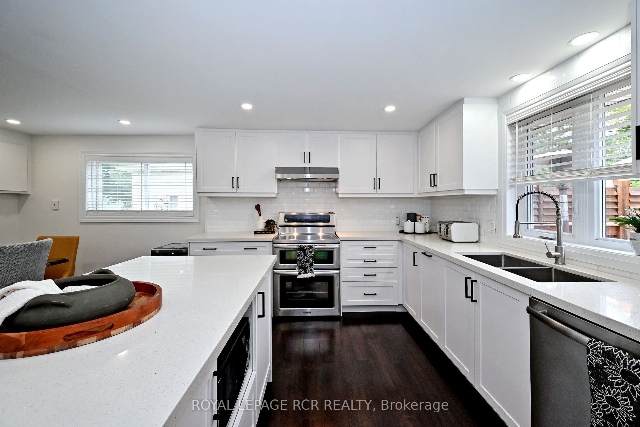 779 Sheppard Avenue Property Photo 12
