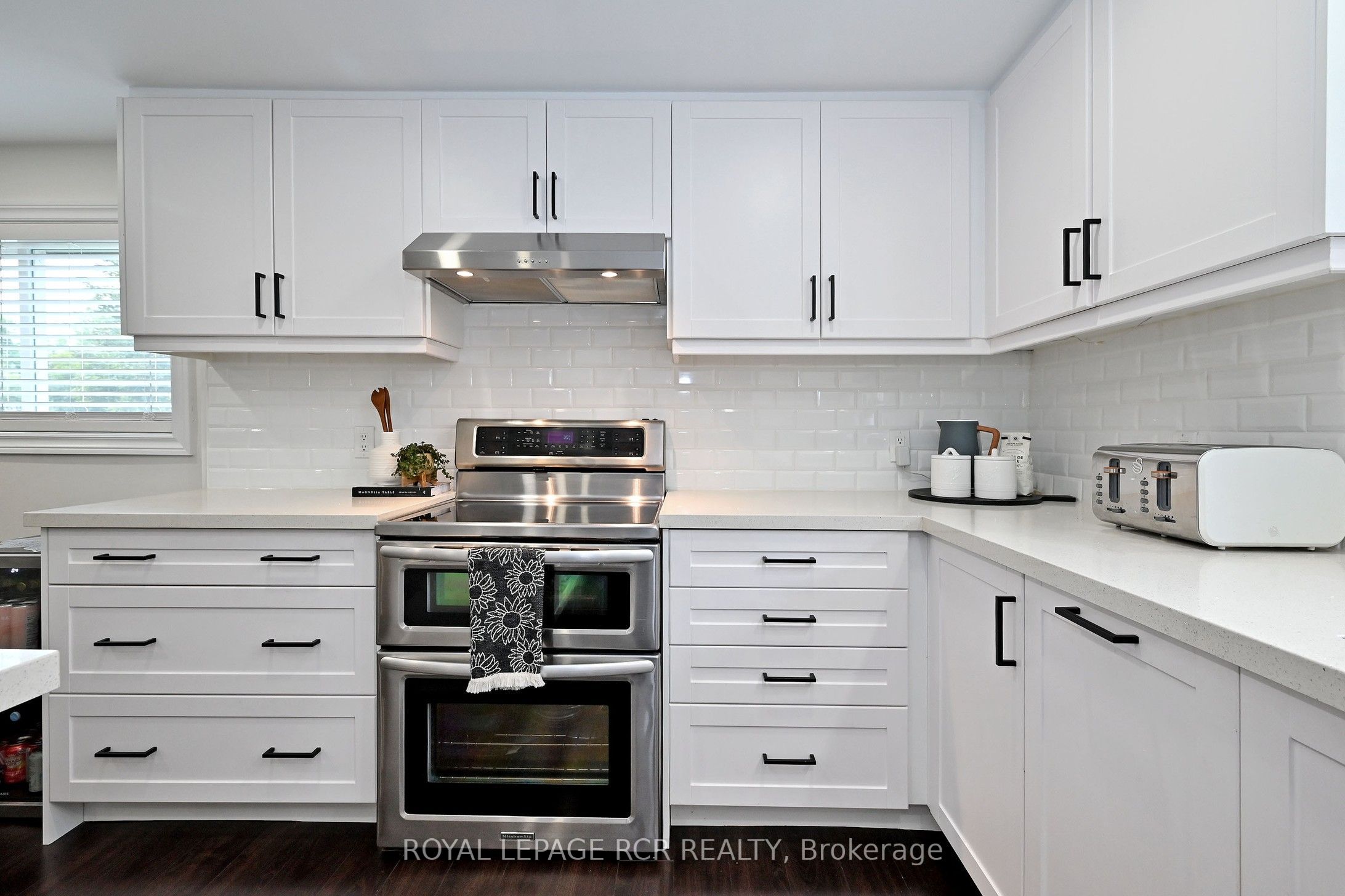 779 Sheppard Avenue Property Photo 13