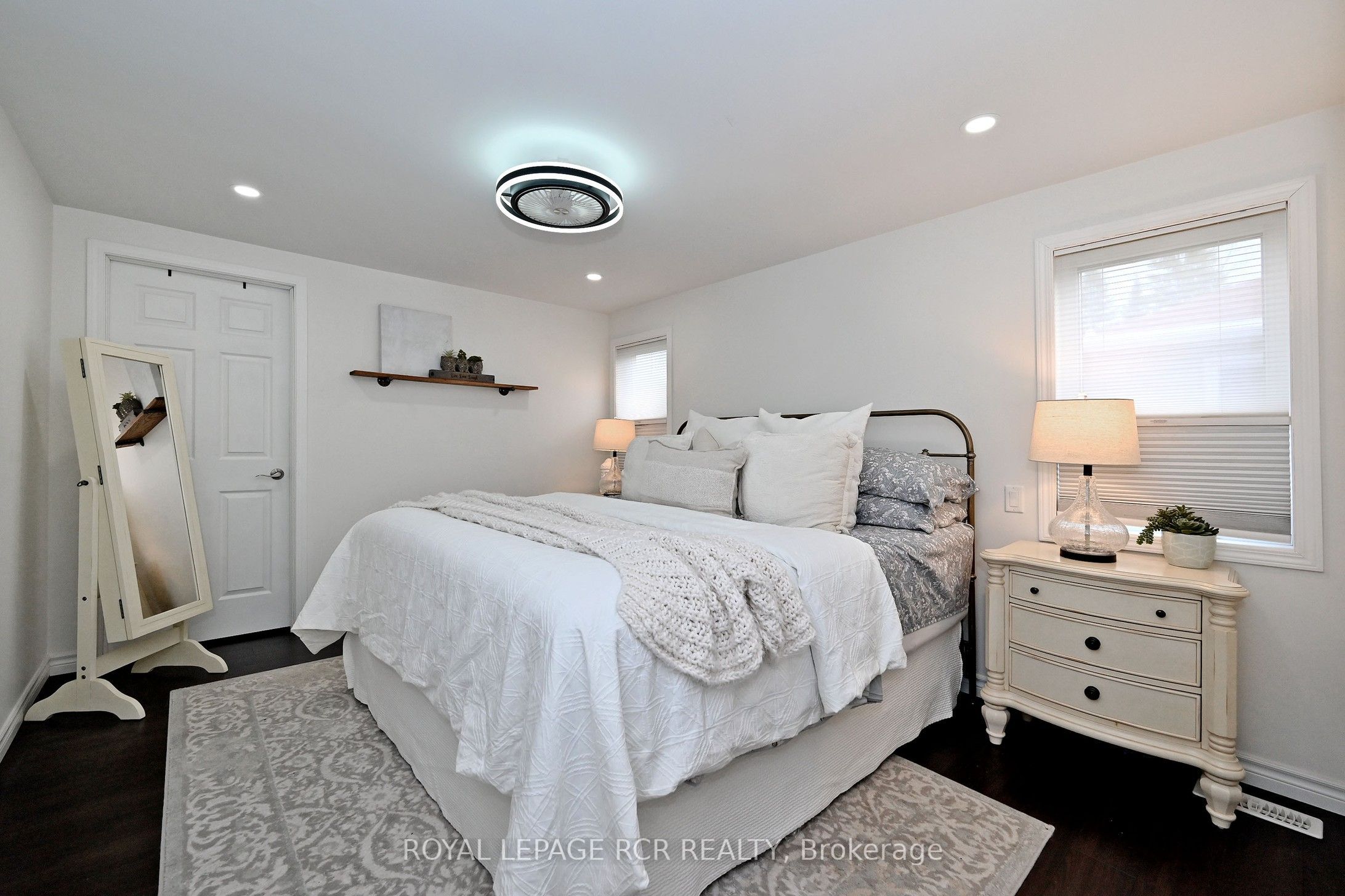 779 Sheppard Avenue Property Photo 16