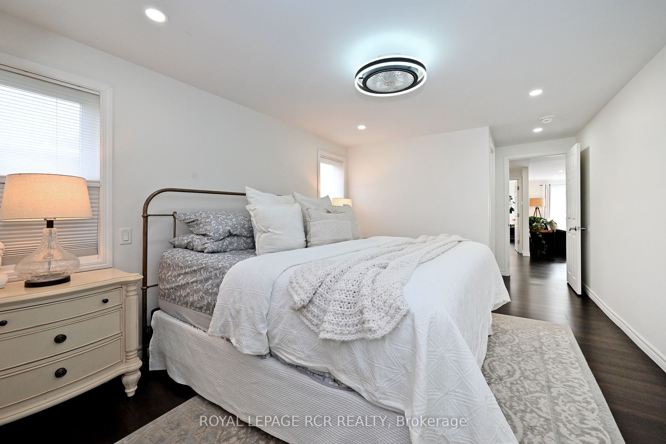 779 Sheppard Avenue Property Photo 17