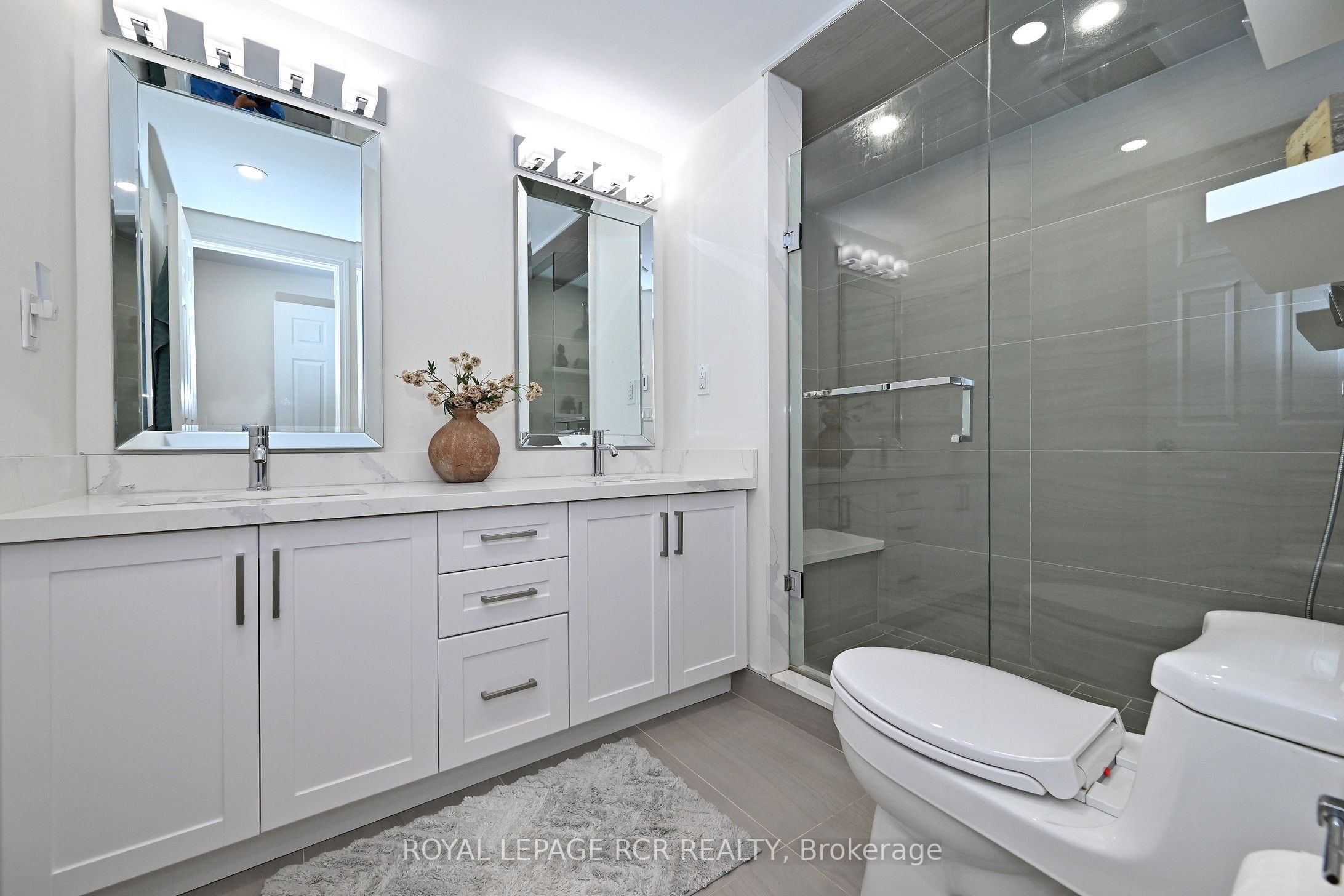 779 Sheppard Avenue Property Photo 18