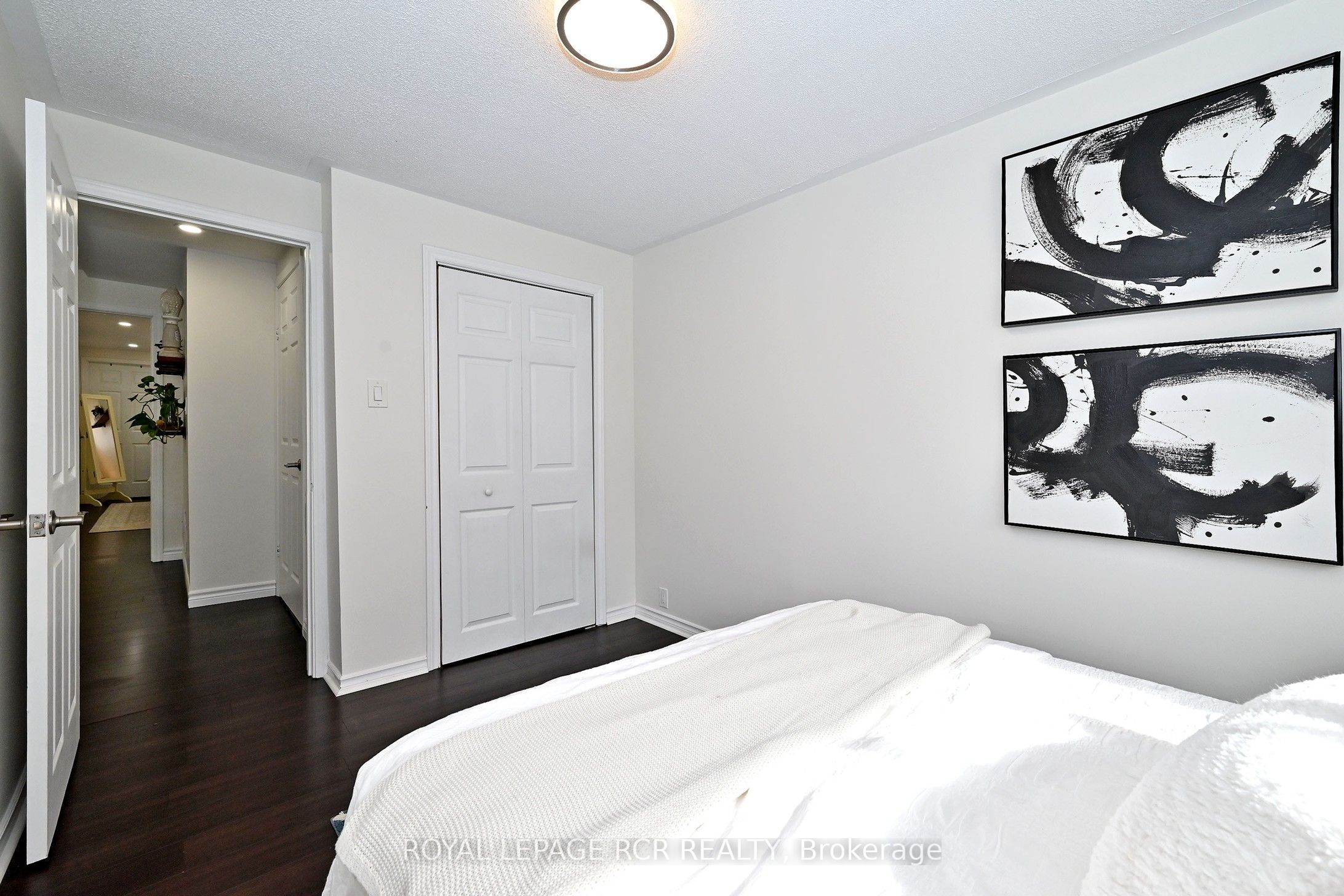 779 Sheppard Avenue Property Photo 20