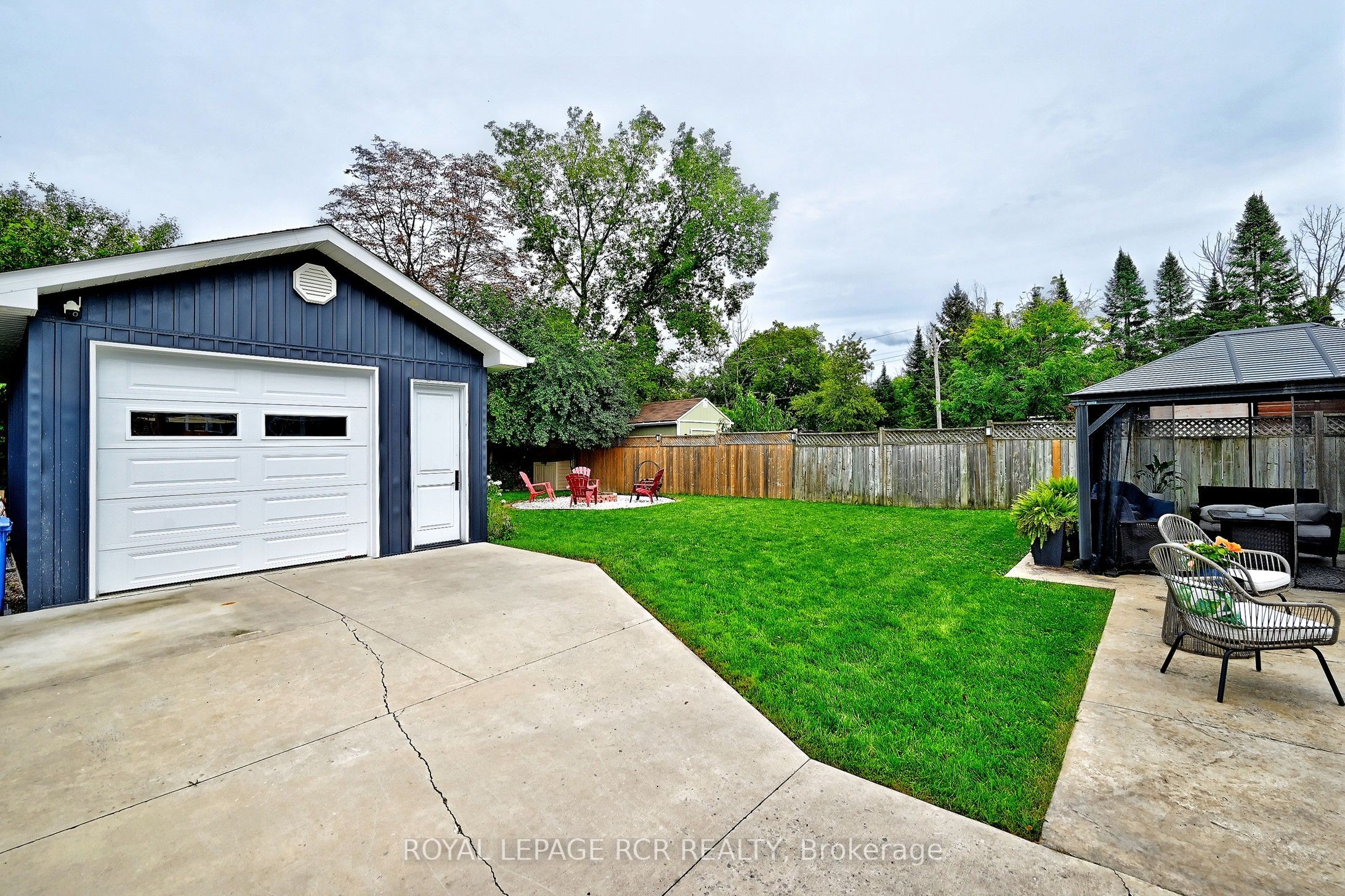 779 Sheppard Avenue Property Photo 24