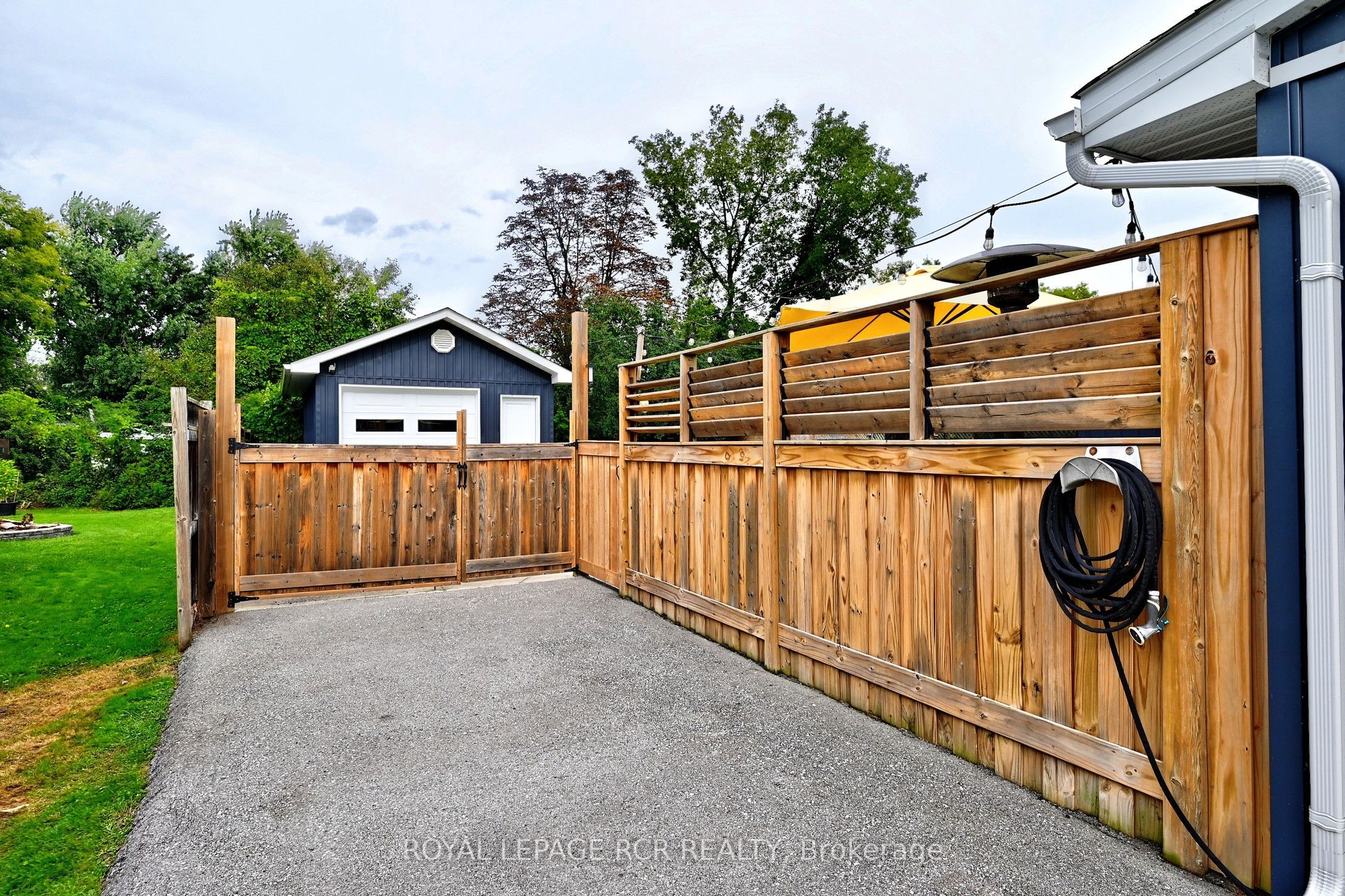 779 Sheppard Avenue Property Photo 32