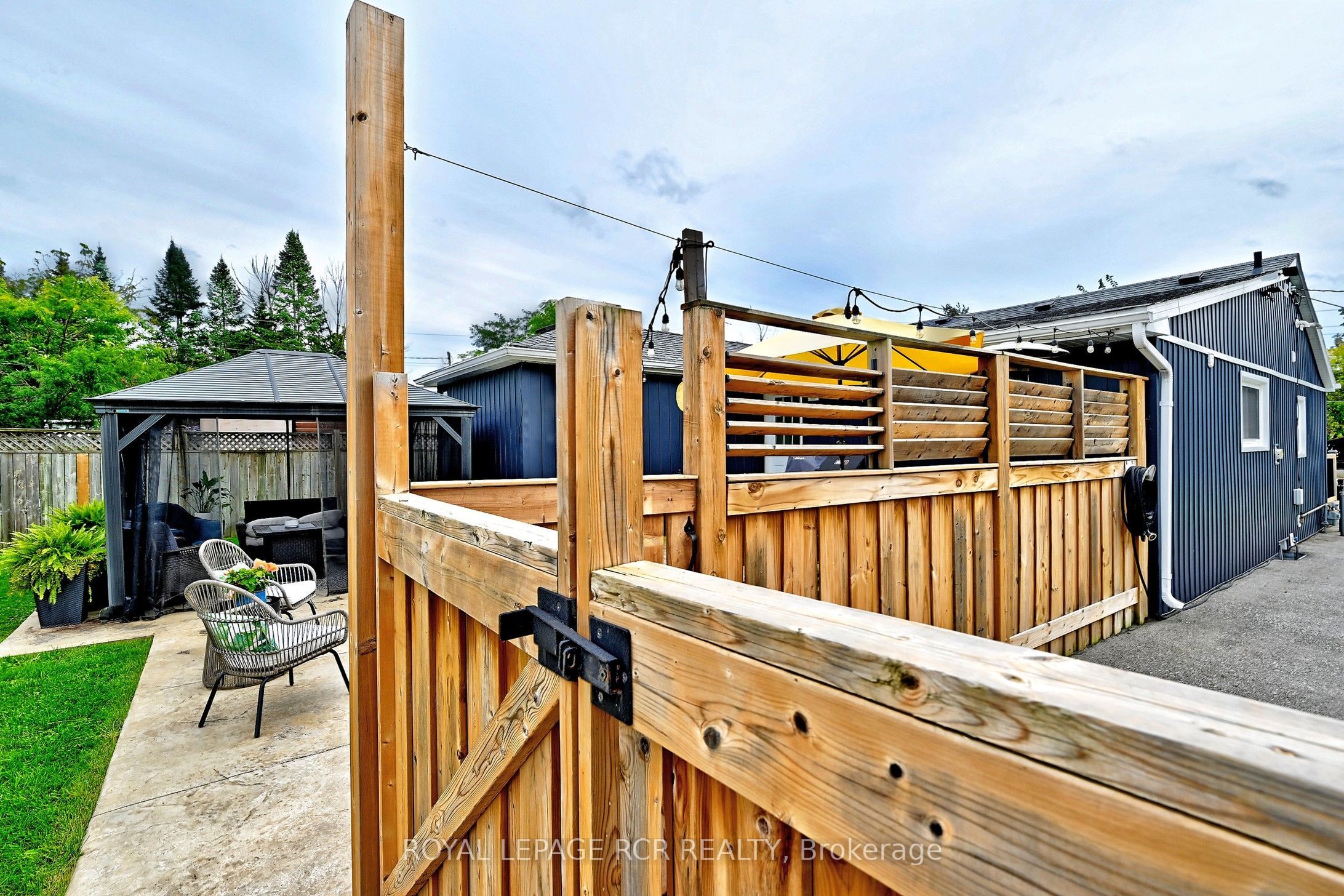 779 Sheppard Avenue Property Photo 34